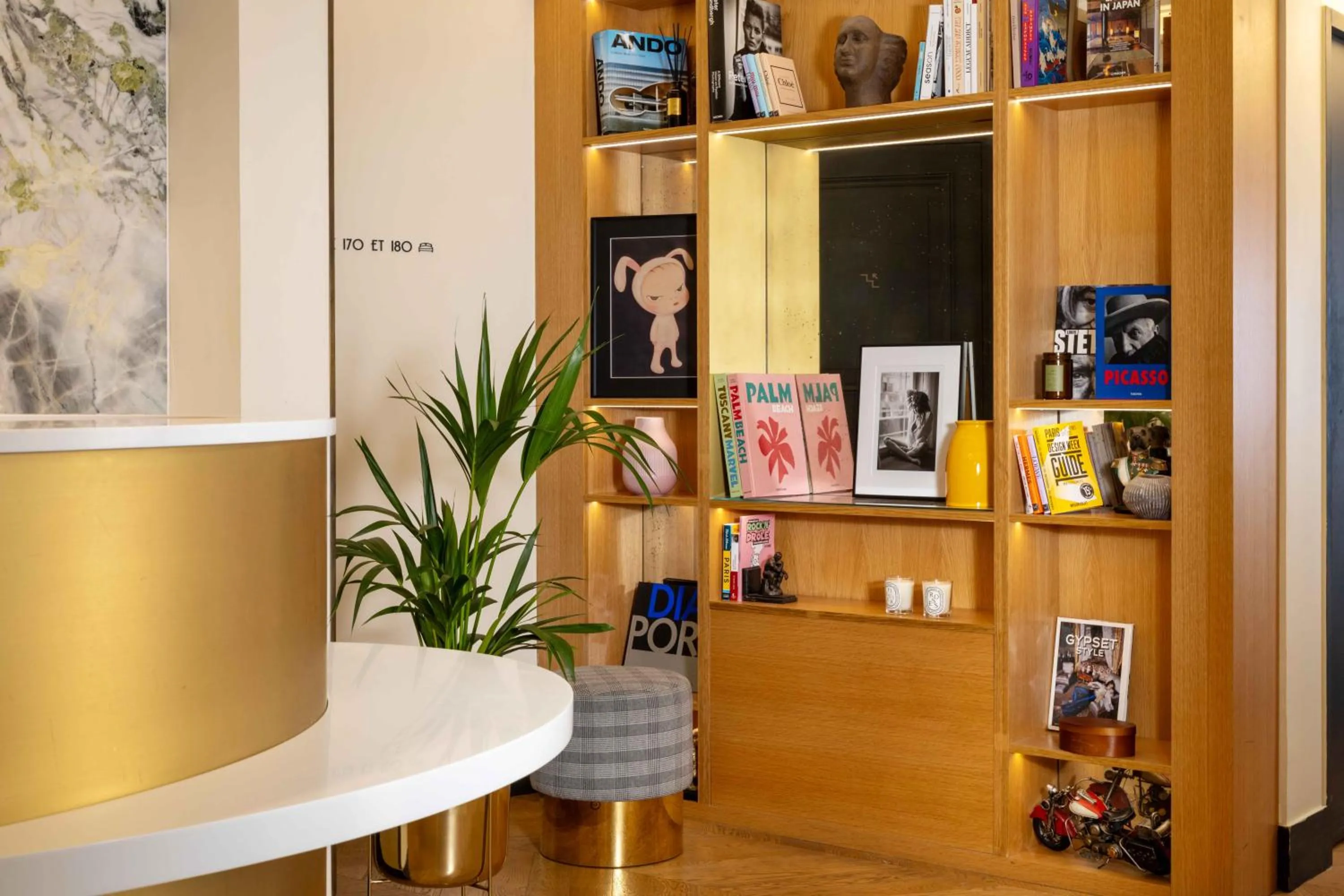 Library in Hôtel Léna