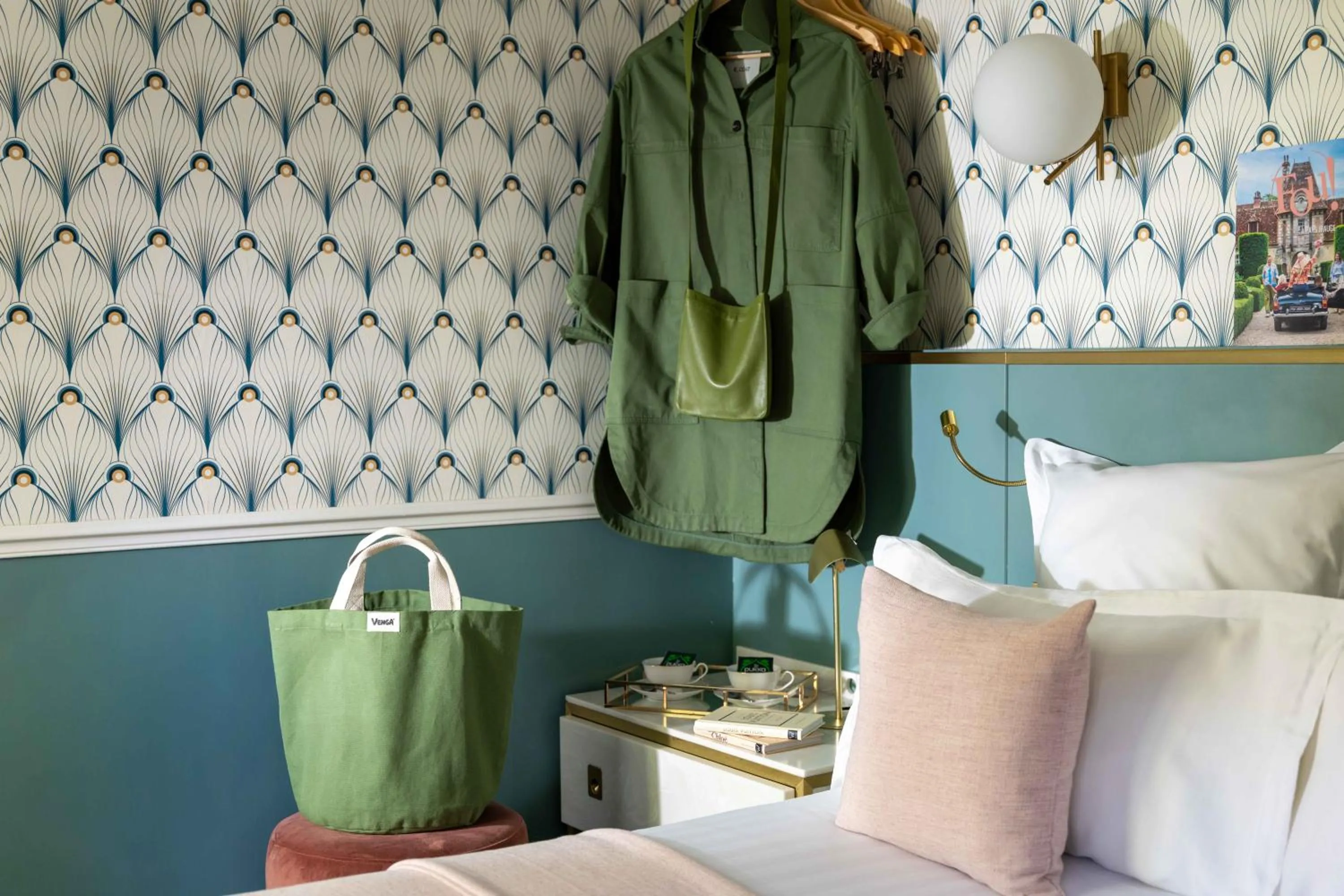 Bedroom in Hôtel Léna