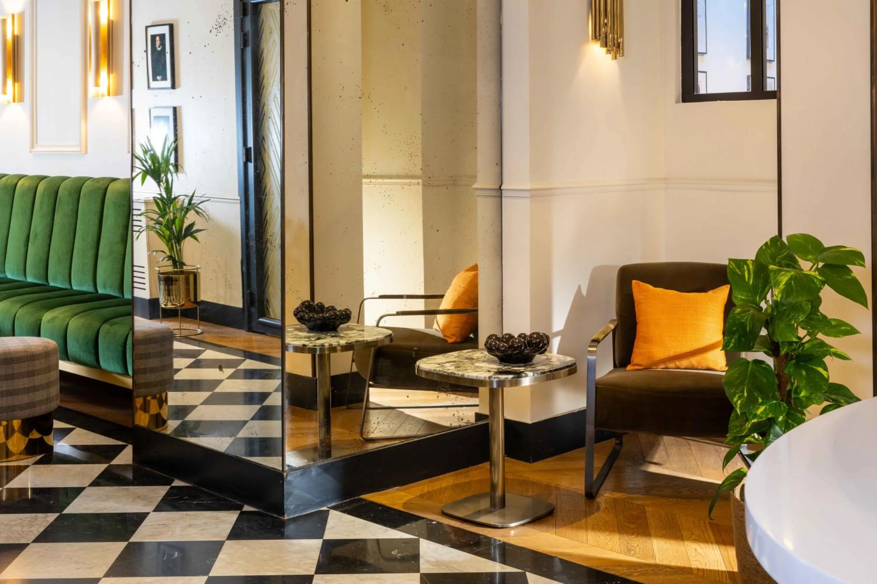 Lobby or reception in Hôtel Léna