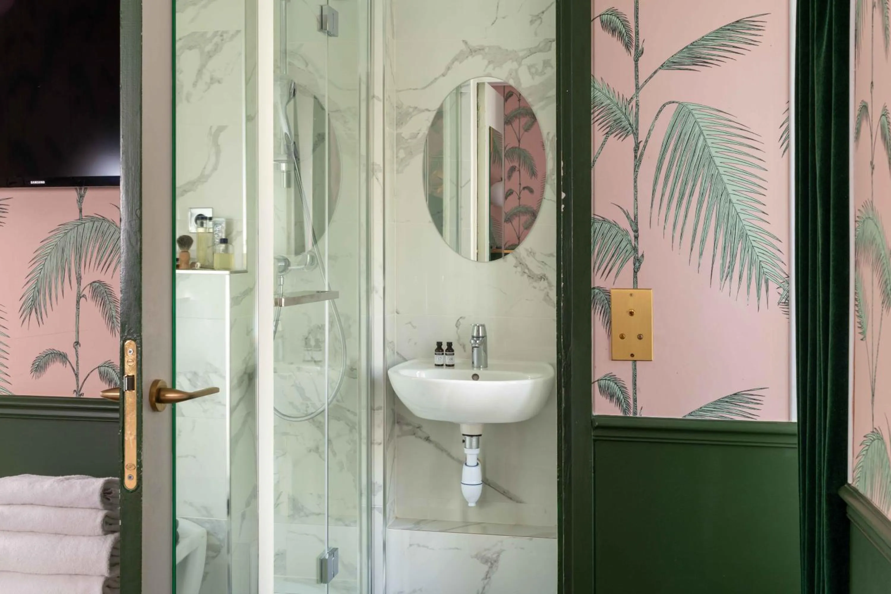 Bathroom in Hôtel Léna
