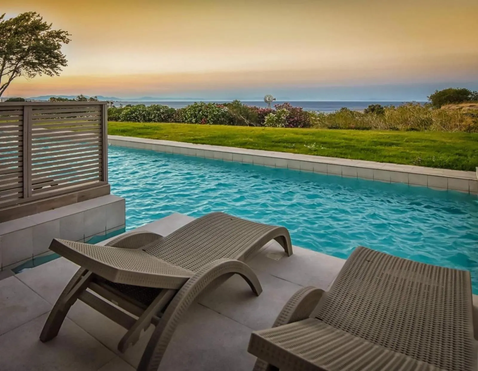 Swimming pool in Kresten Palace Hotel