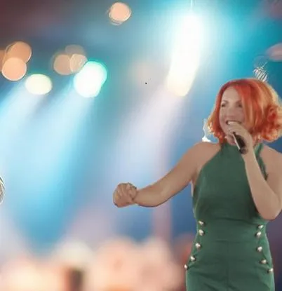 Evening entertainment in Logis Hôtel Restaurant Les Cèdres