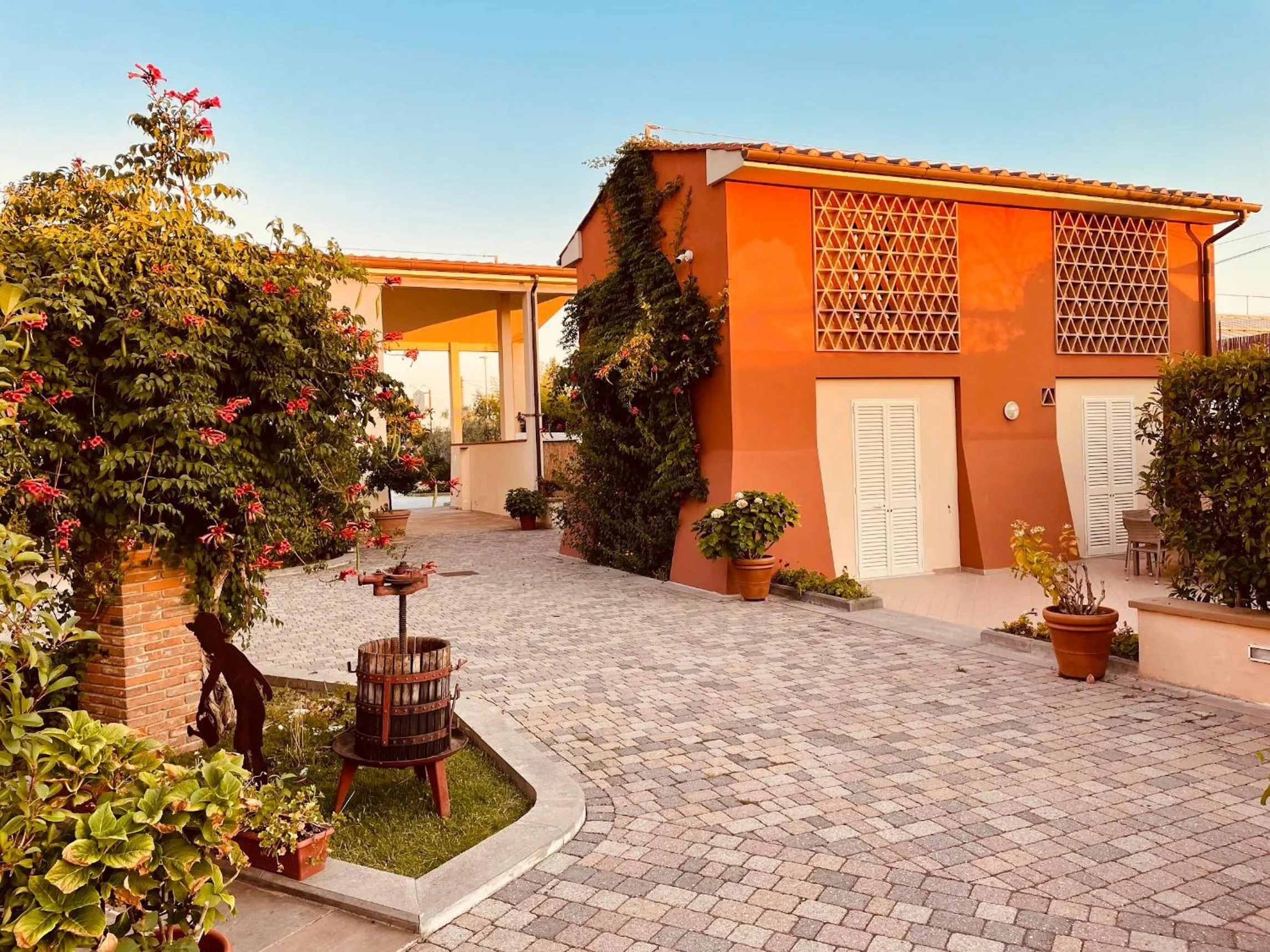 Property building in Il Tremarino