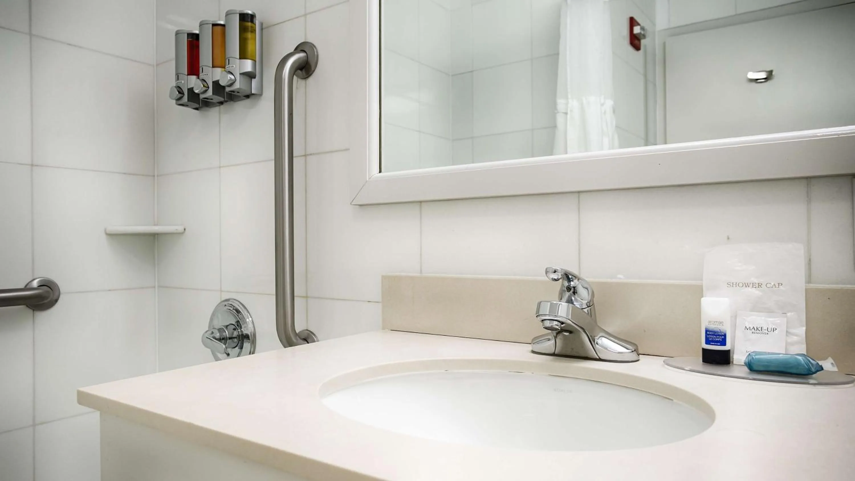 Bathroom in Best Western PLUS Arena Hotel