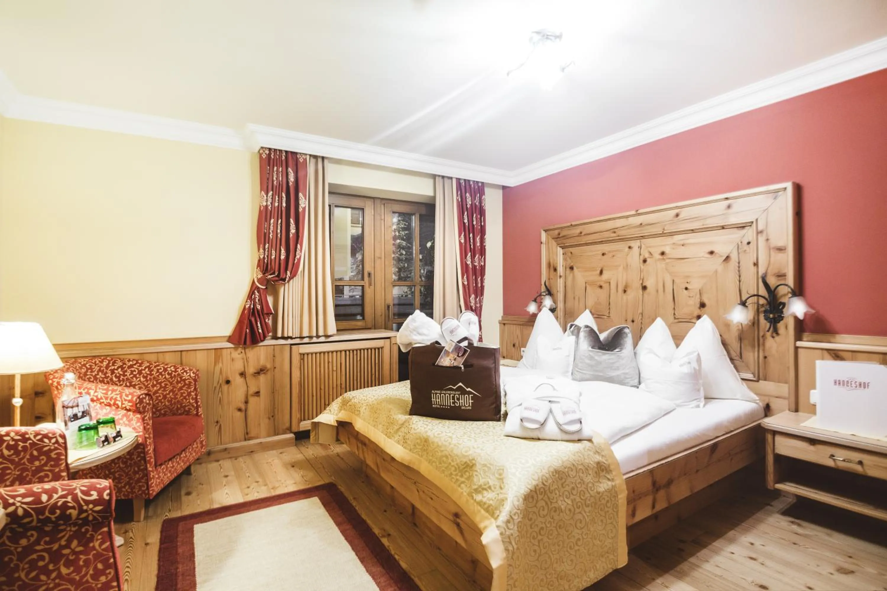 Photo of the whole room, Bed in Familien- und Wellnesshotel Hanneshof