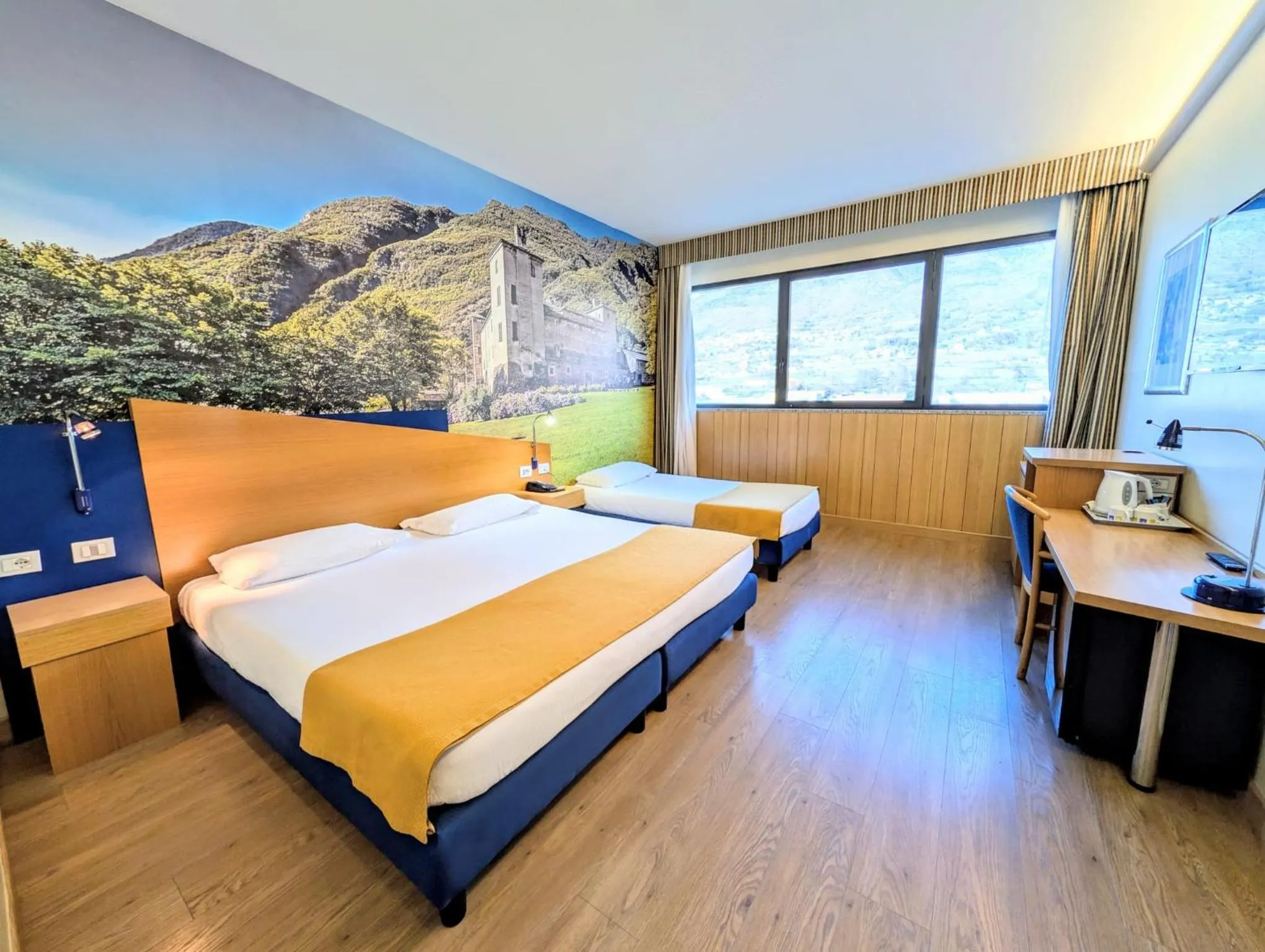 Bed in Hotel Express Aosta East