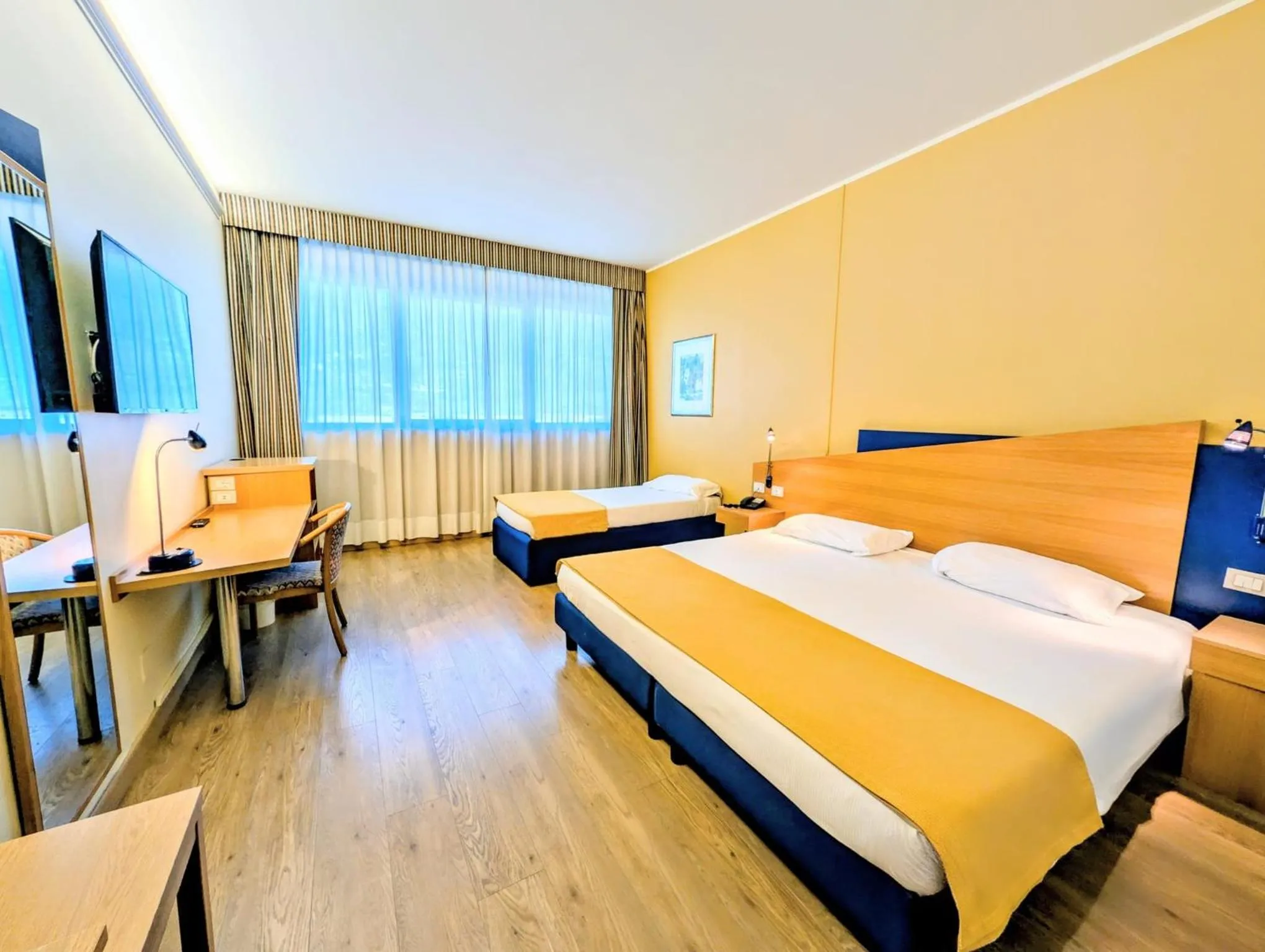 Bed in Hotel Express Aosta East