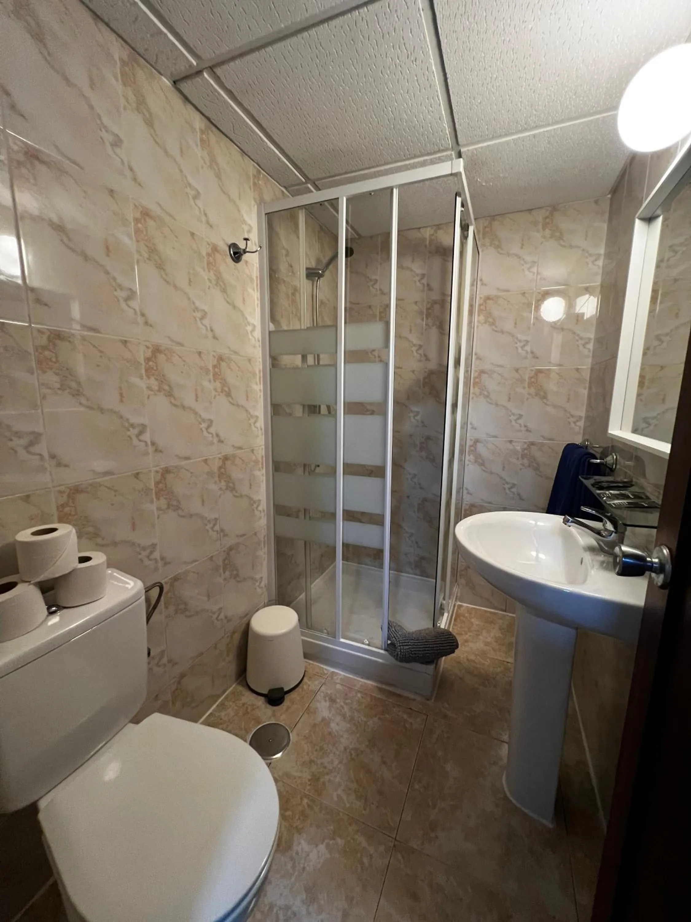 Area and facilities in Hostal Residencia Cardona