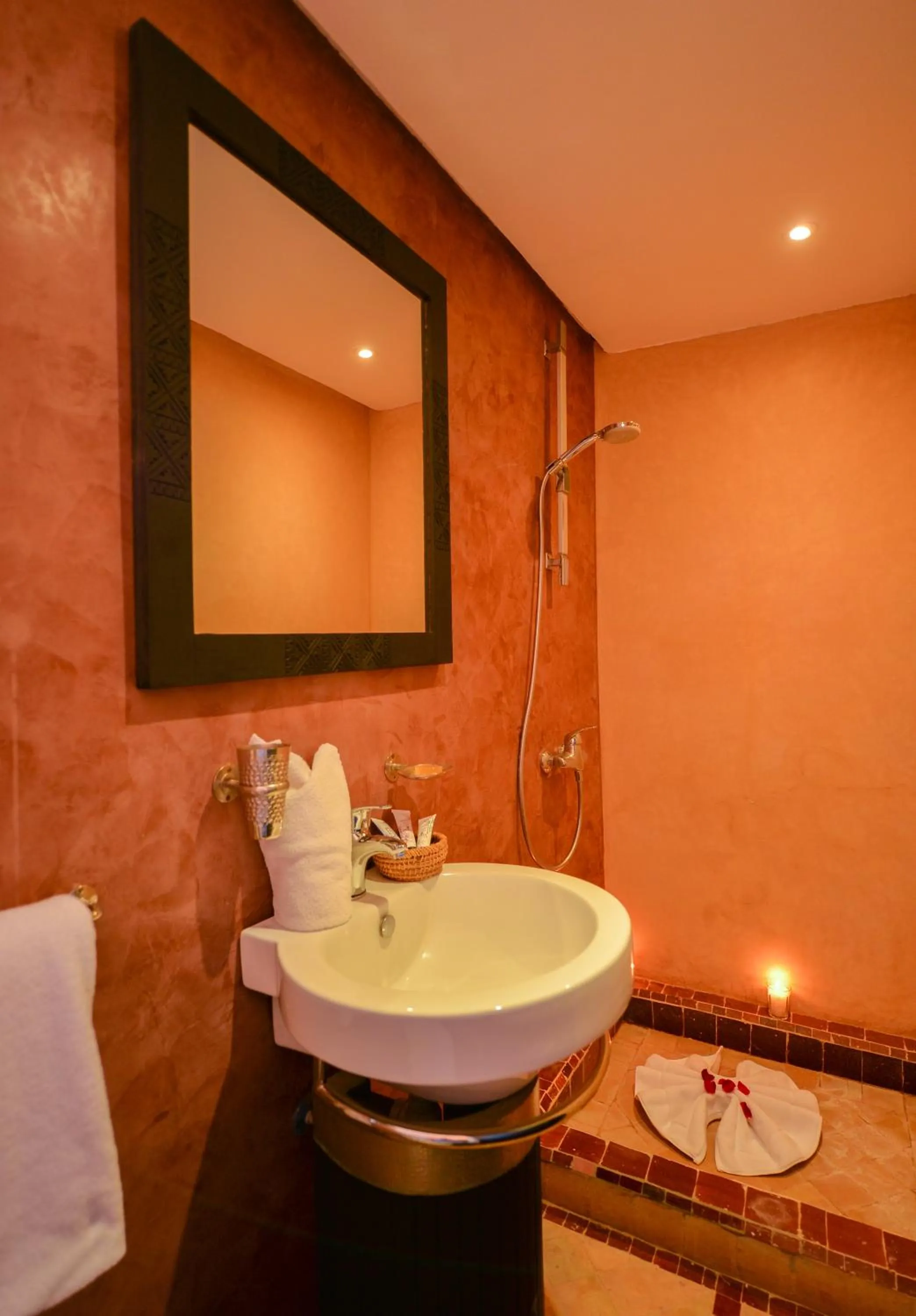 Bathroom in Les Jardins De Zyriab