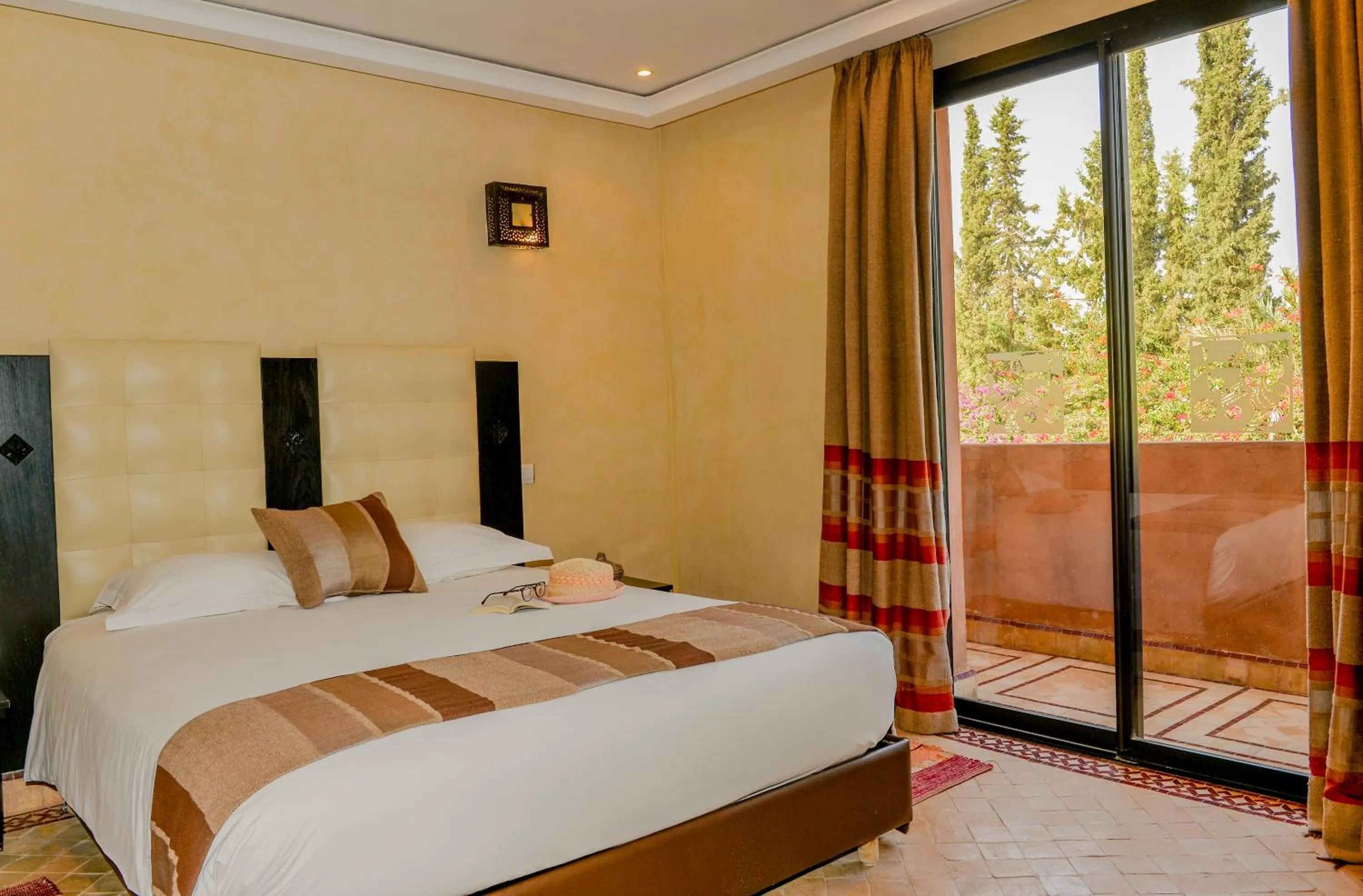 Bedroom in Les Jardins De Zyriab