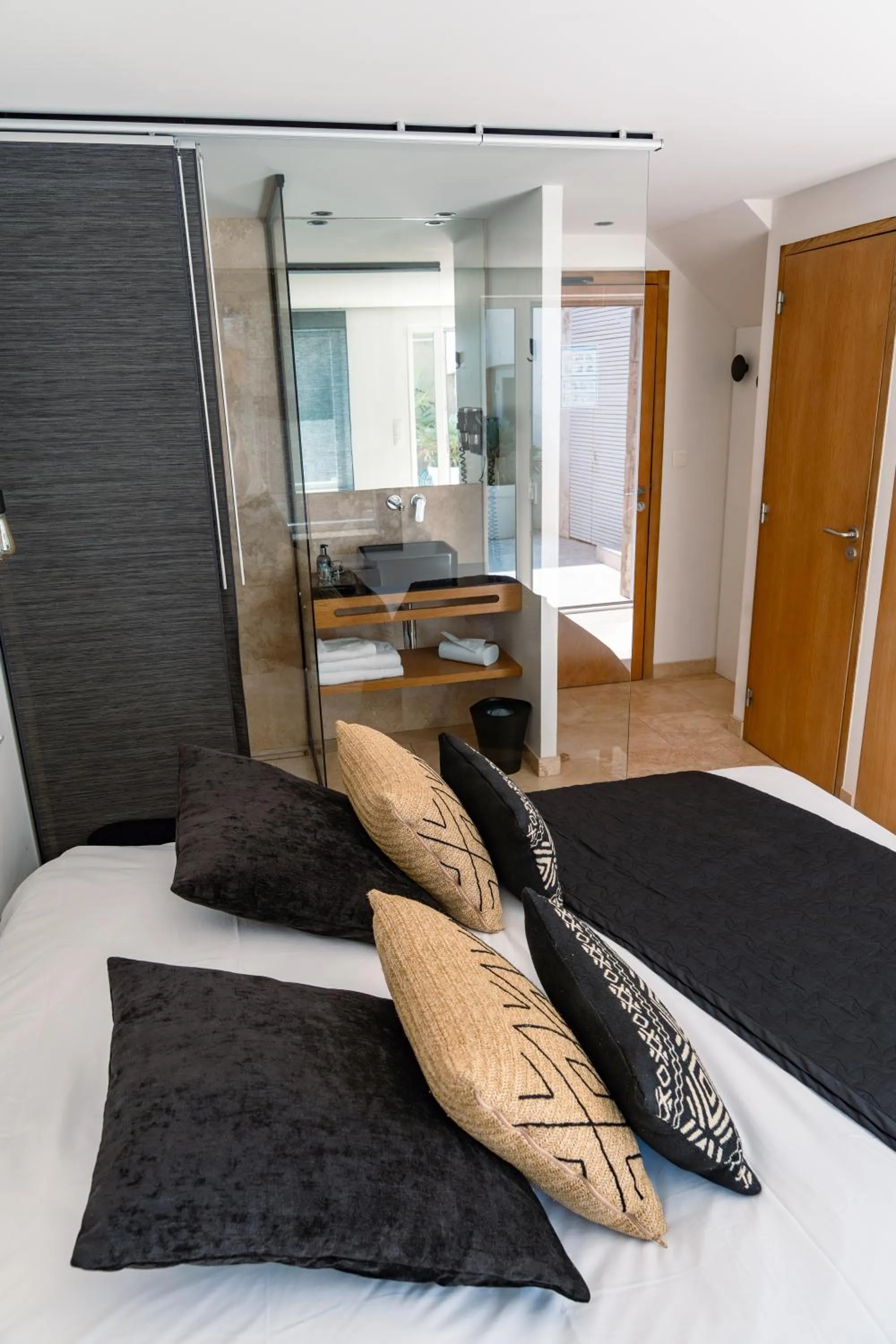 Bed in Aux 13 Arches-Logis Hôtel Restaurant