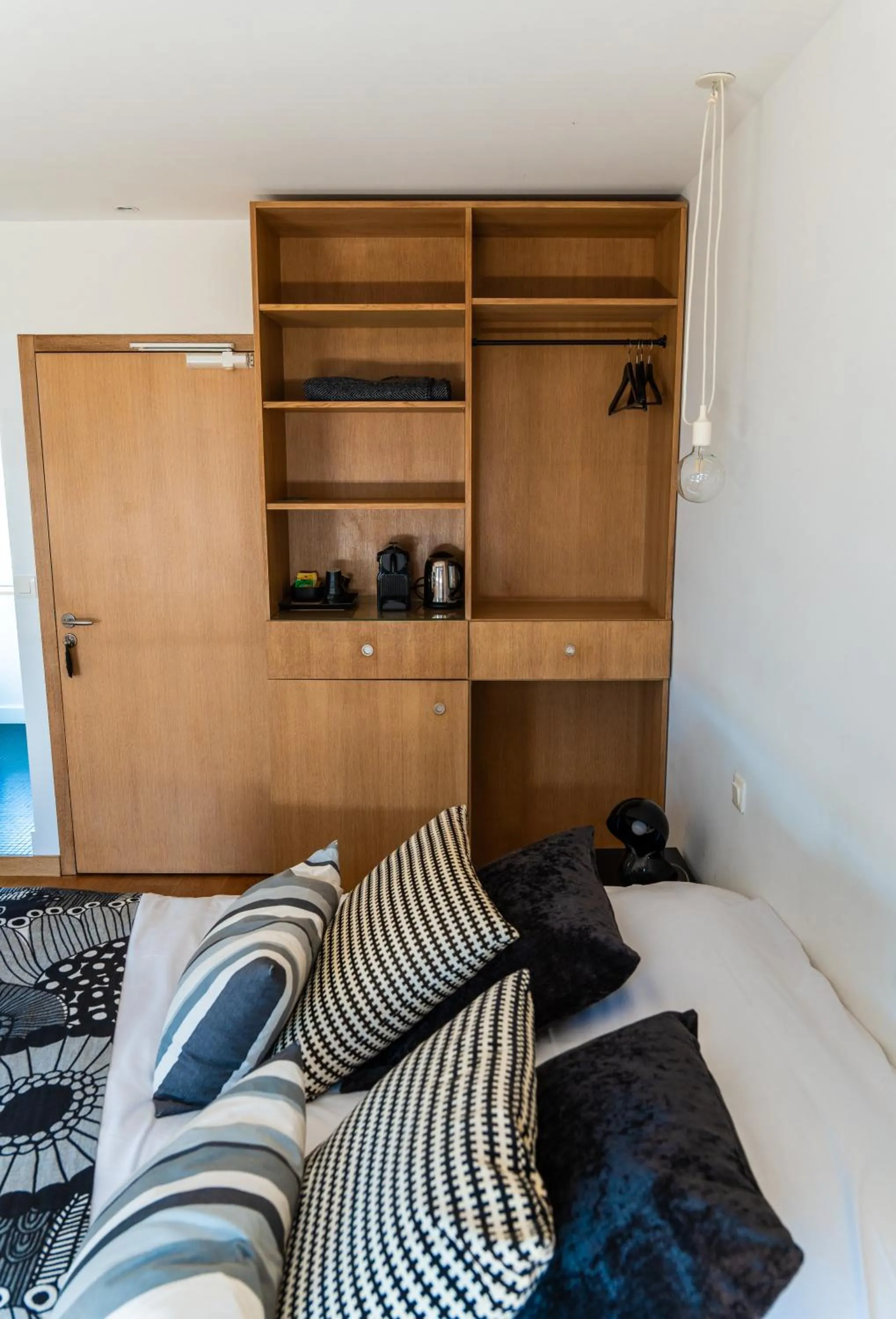 Property building in Aux 13 Arches-Logis Hôtel Restaurant