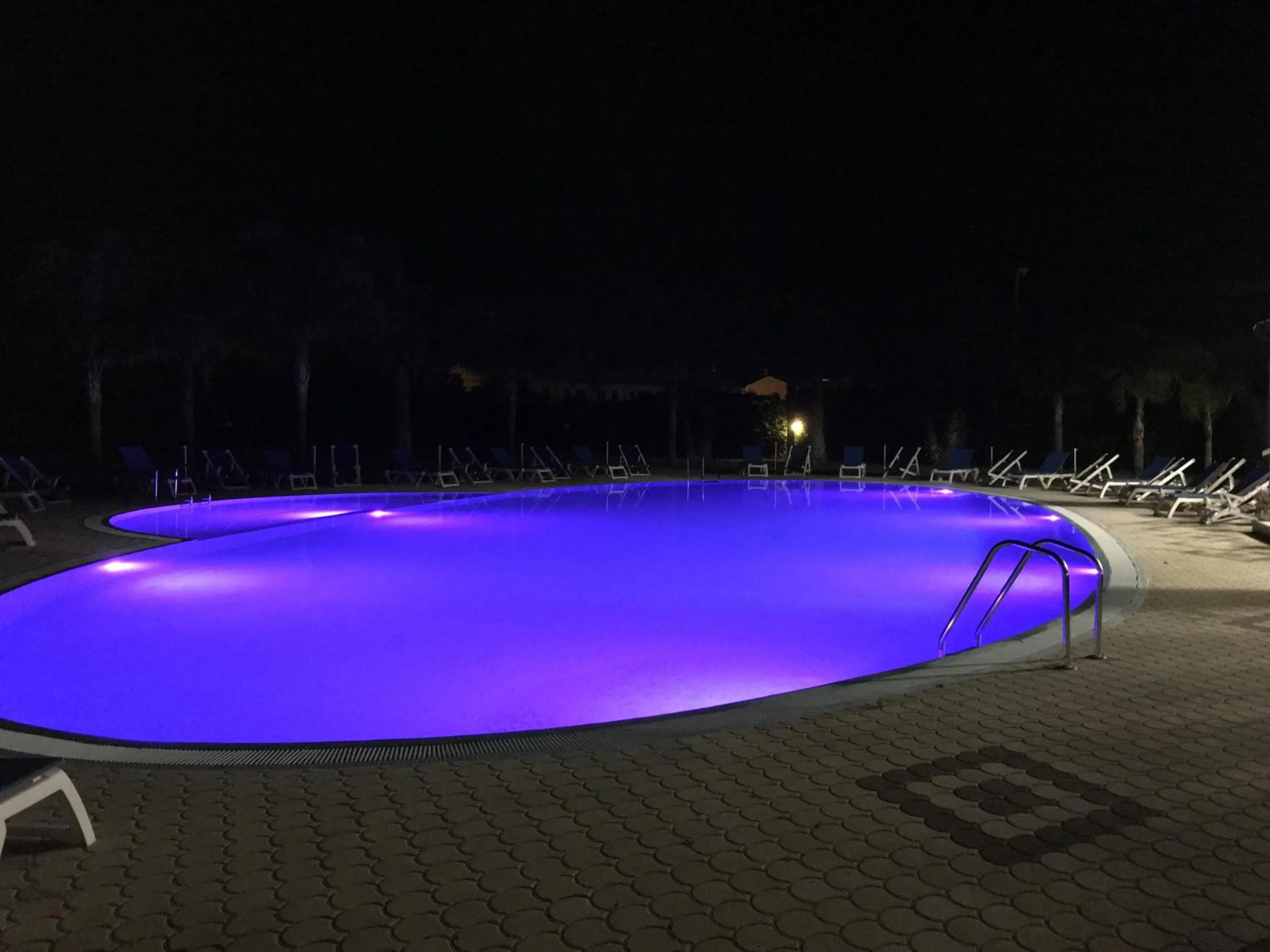 Night in Residence Hydria