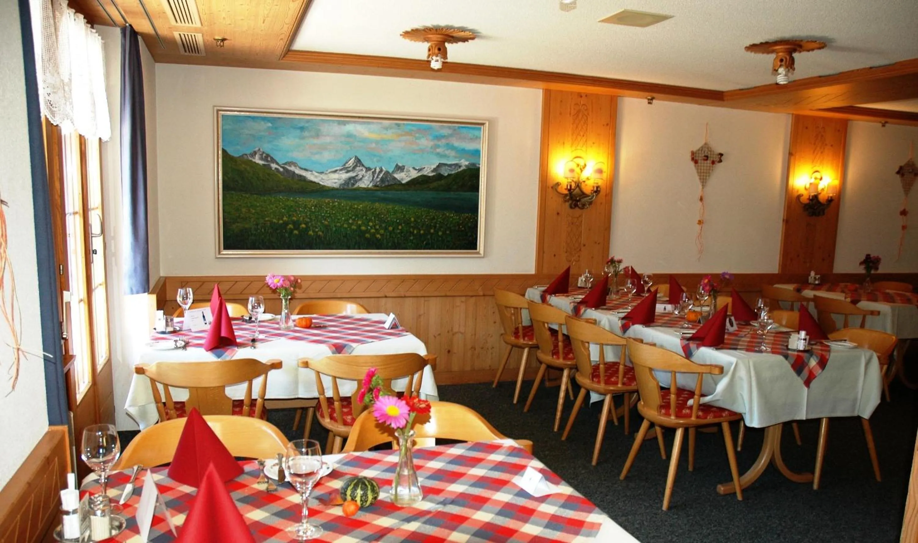 Restaurant/places to eat in Alpenhof