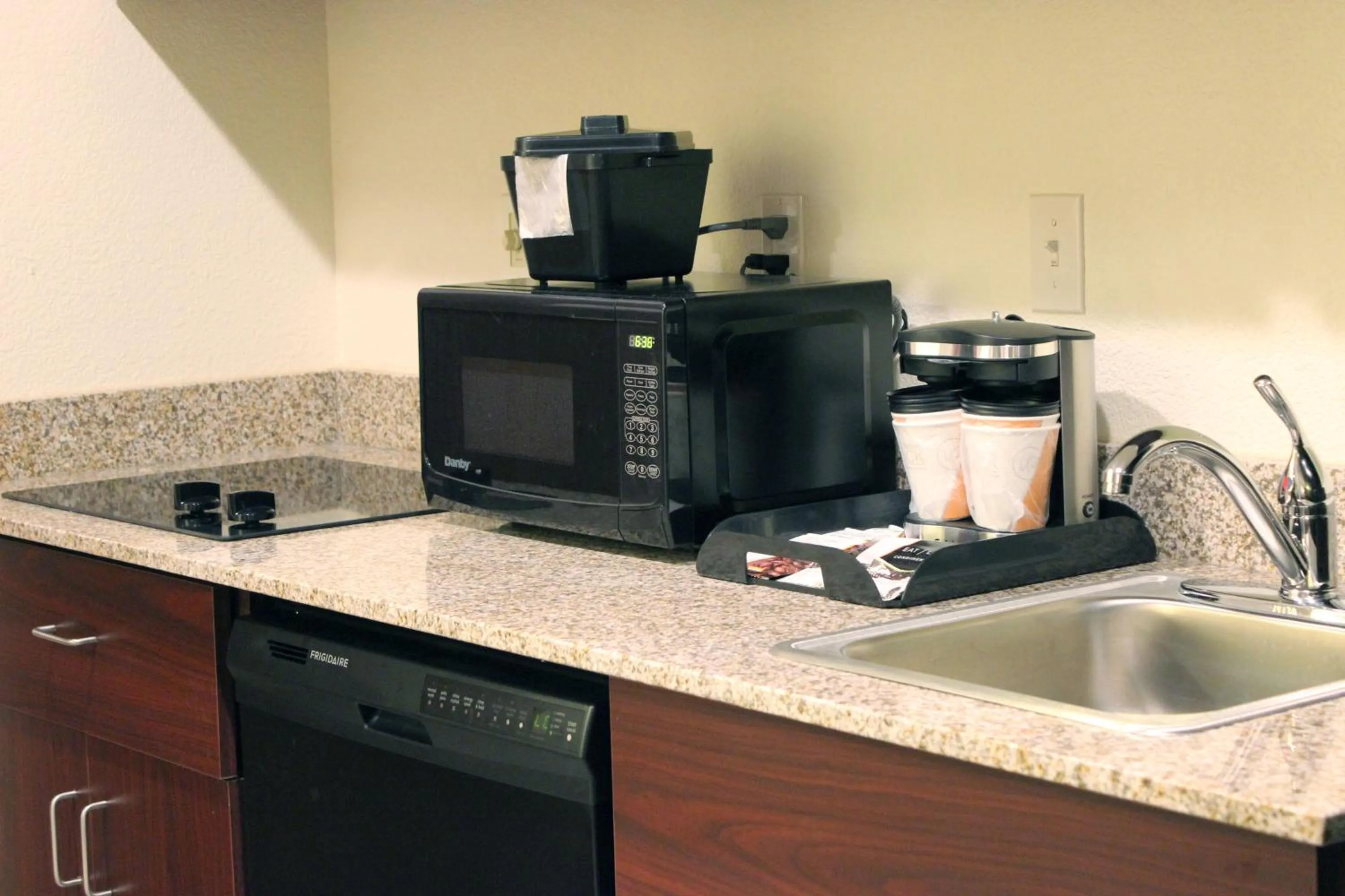 Kitchen or kitchenette in Cobblestone Inn & Suites - Lamoni