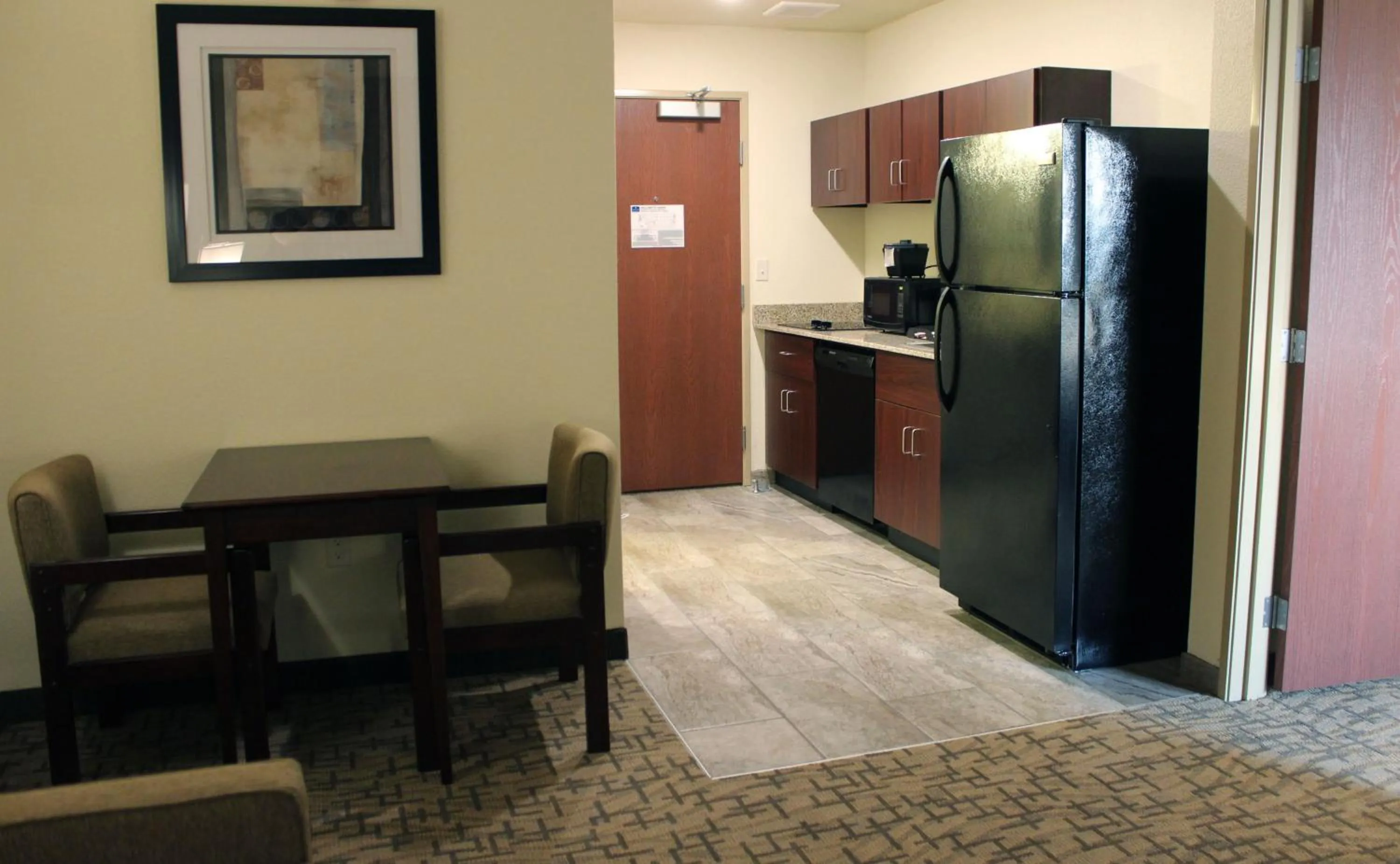 Kitchen or kitchenette in Cobblestone Inn & Suites - Lamoni