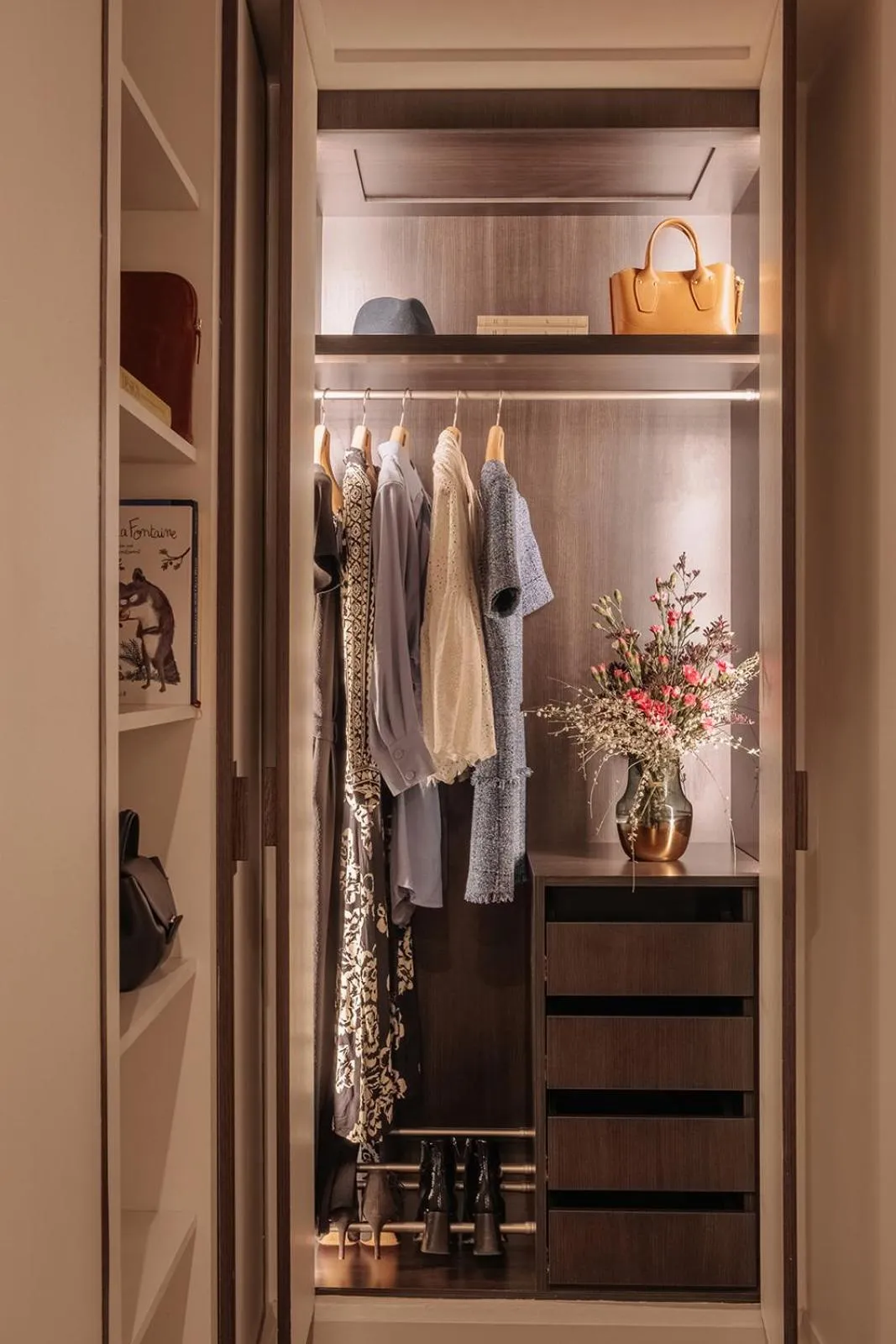 wardrobe in Villa Maïa