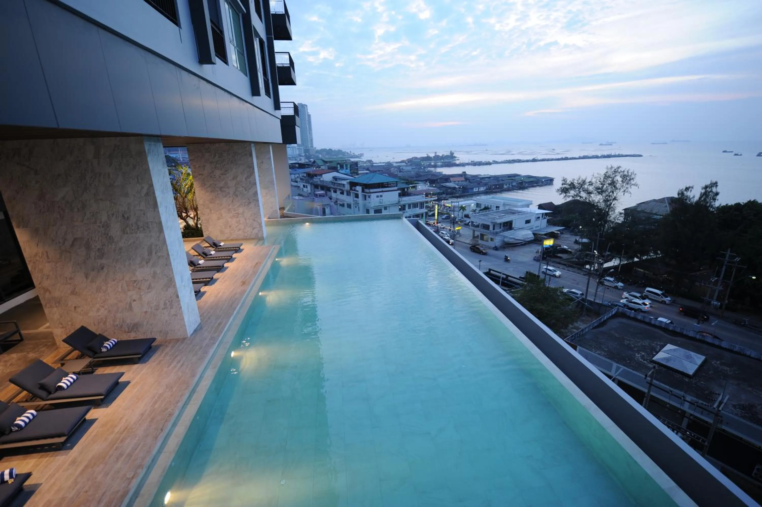 Swimming pool in Oakwood Hotel & Residence Sri Racha