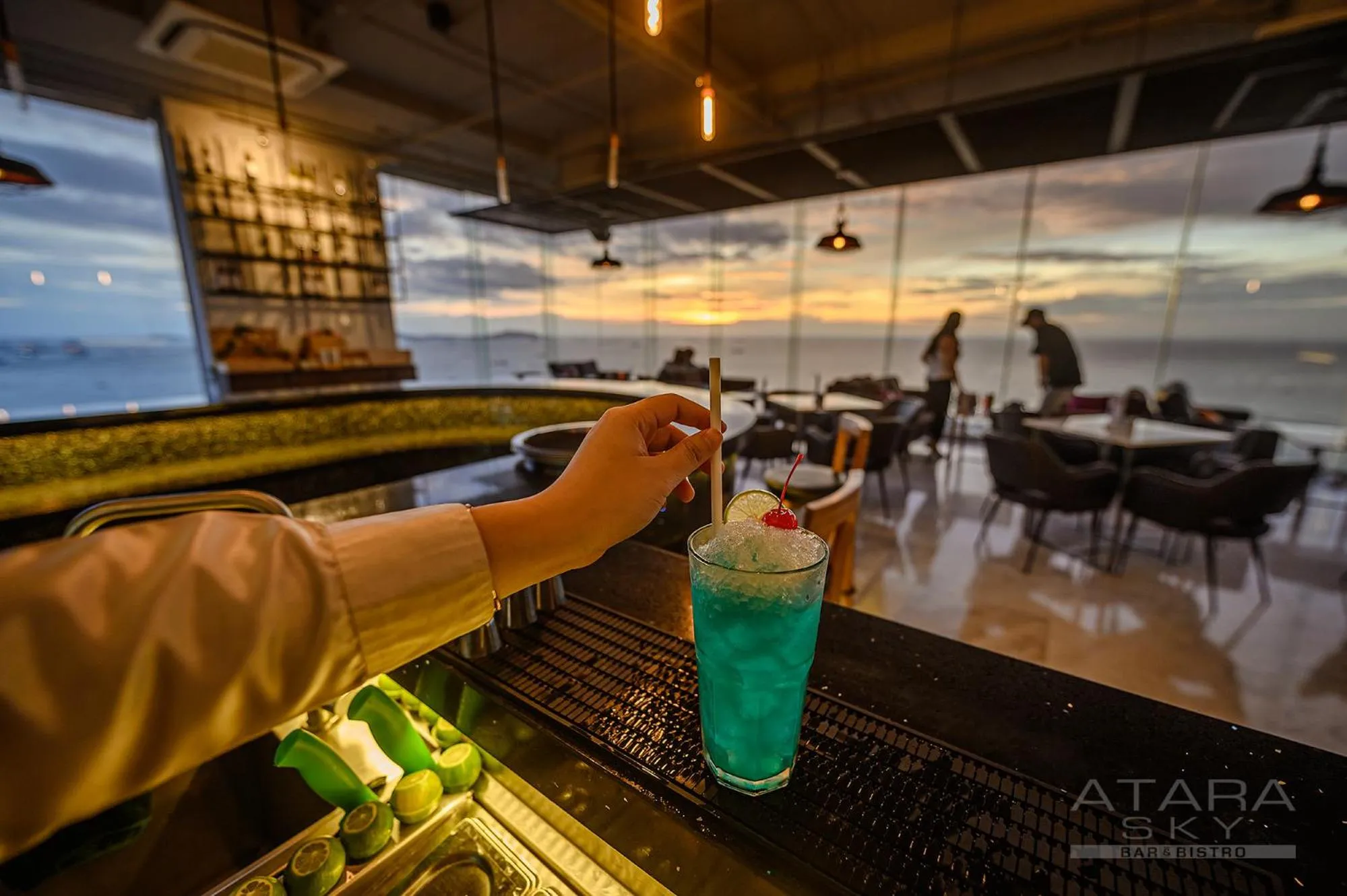 Lounge or bar in Oakwood Hotel & Residence Sri Racha