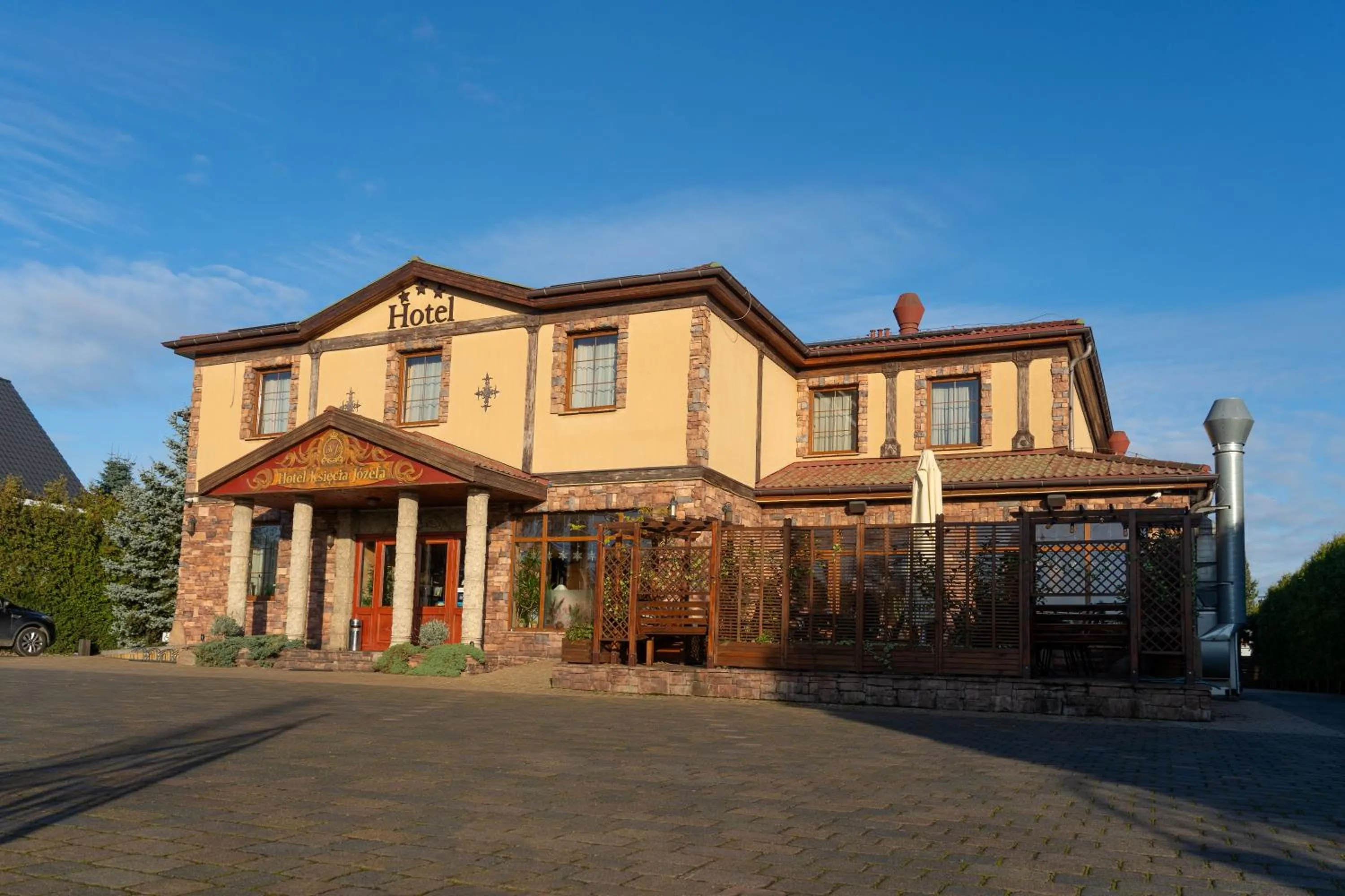 Facade/entrance in Hotel Księcia Józefa