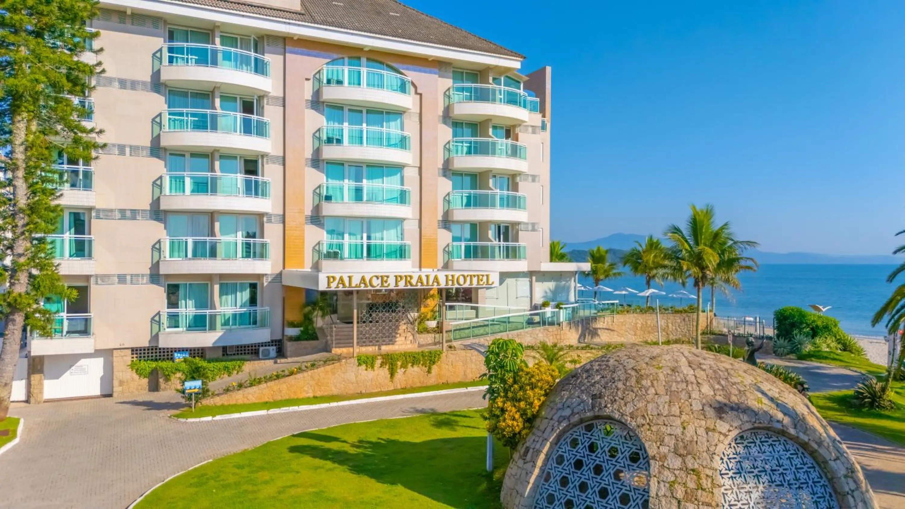 Property building in Palace Praia Hotel