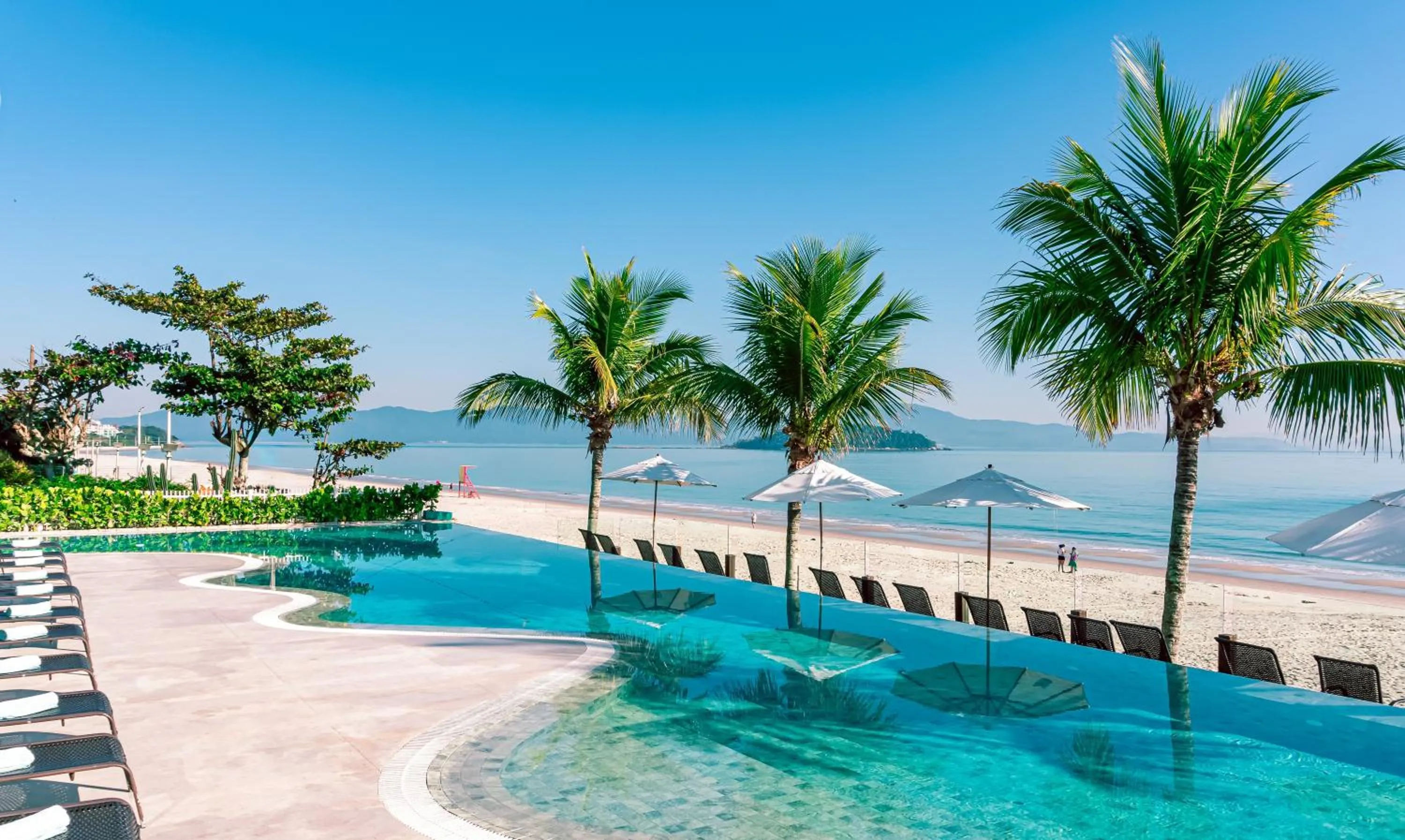 Swimming pool in Palace Praia Hotel