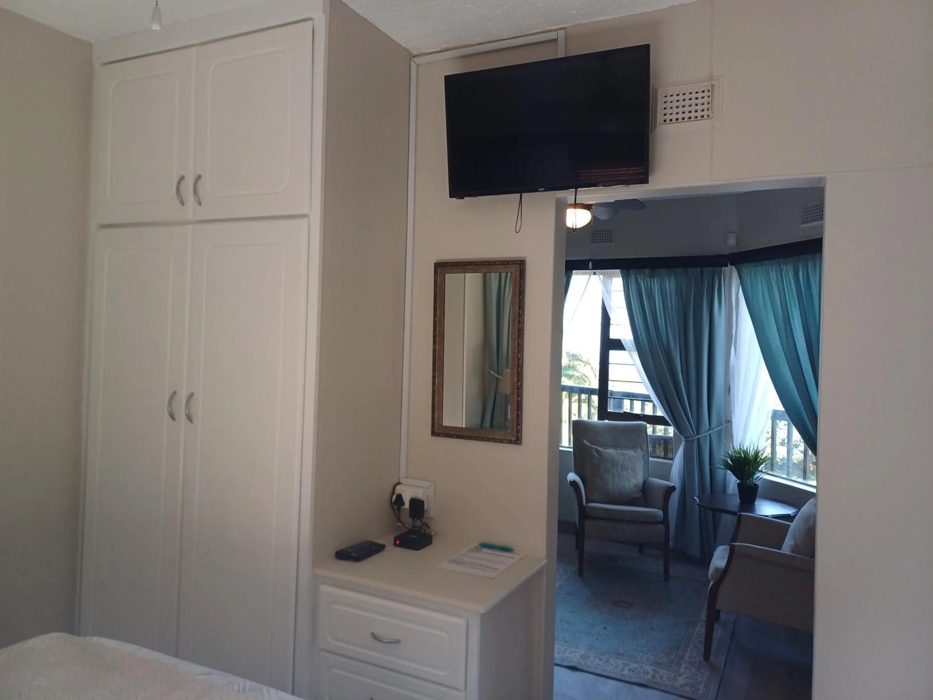 TV and multimedia, Bed in Stroke-One-Inn