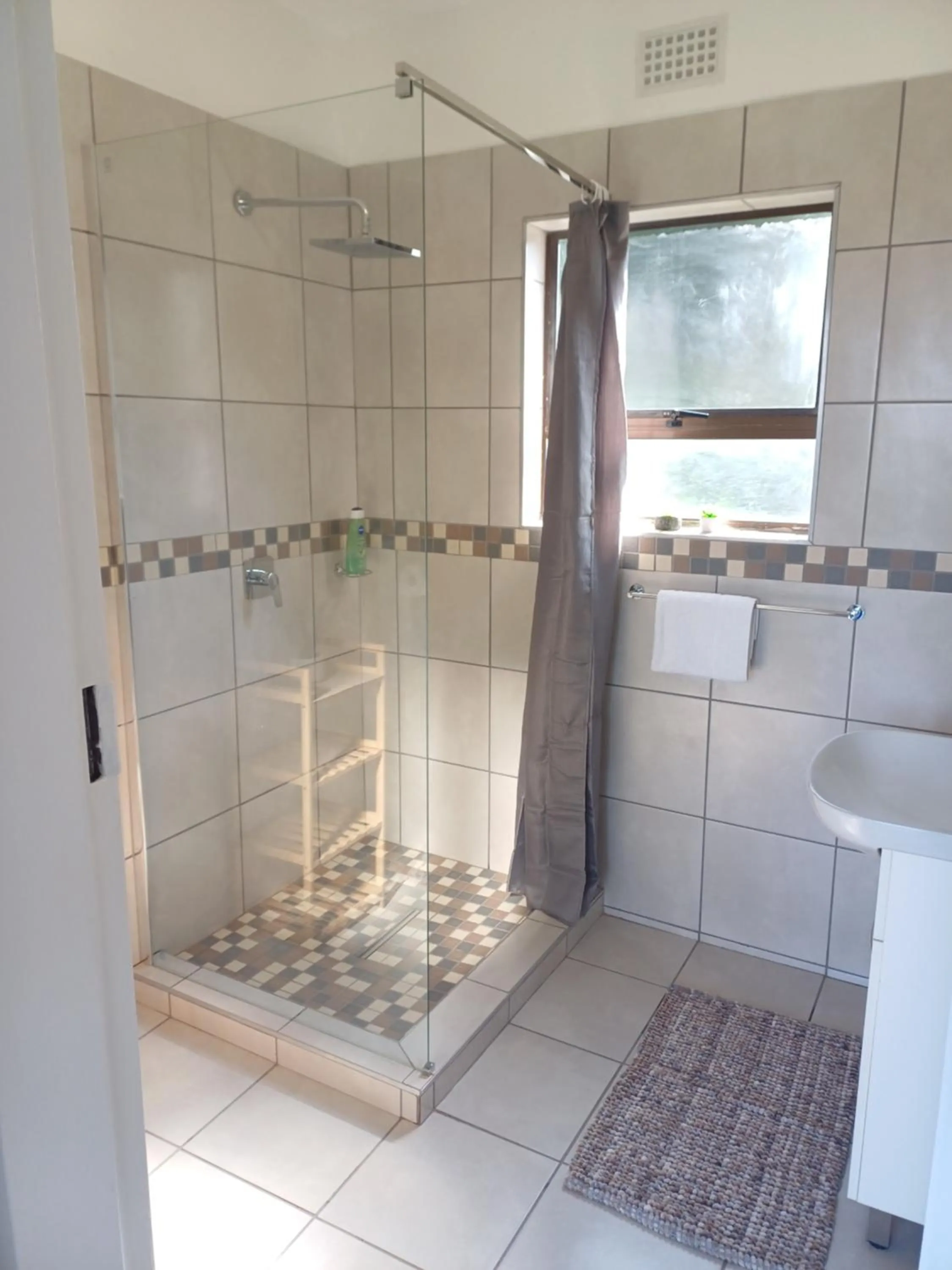 Shower in Stroke-One-Inn