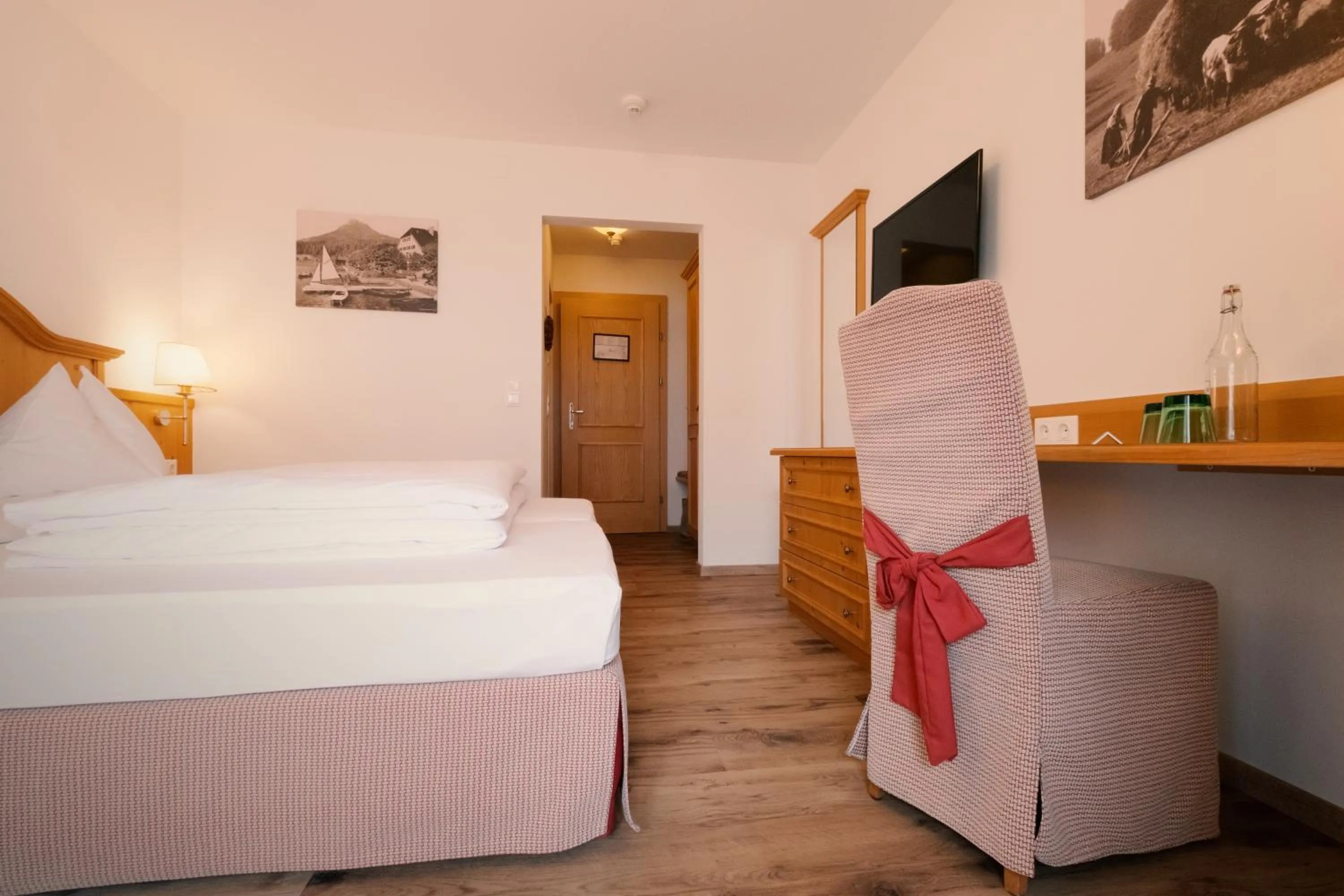 Photo of the whole room, Bed in Vogl's Nest