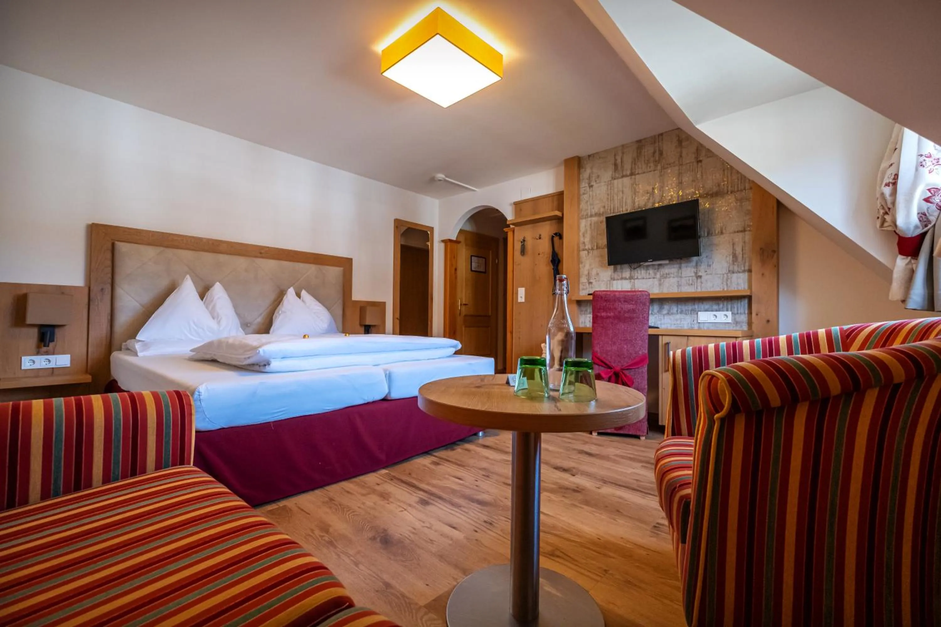 Photo of the whole room, Bed in Vogl's Nest