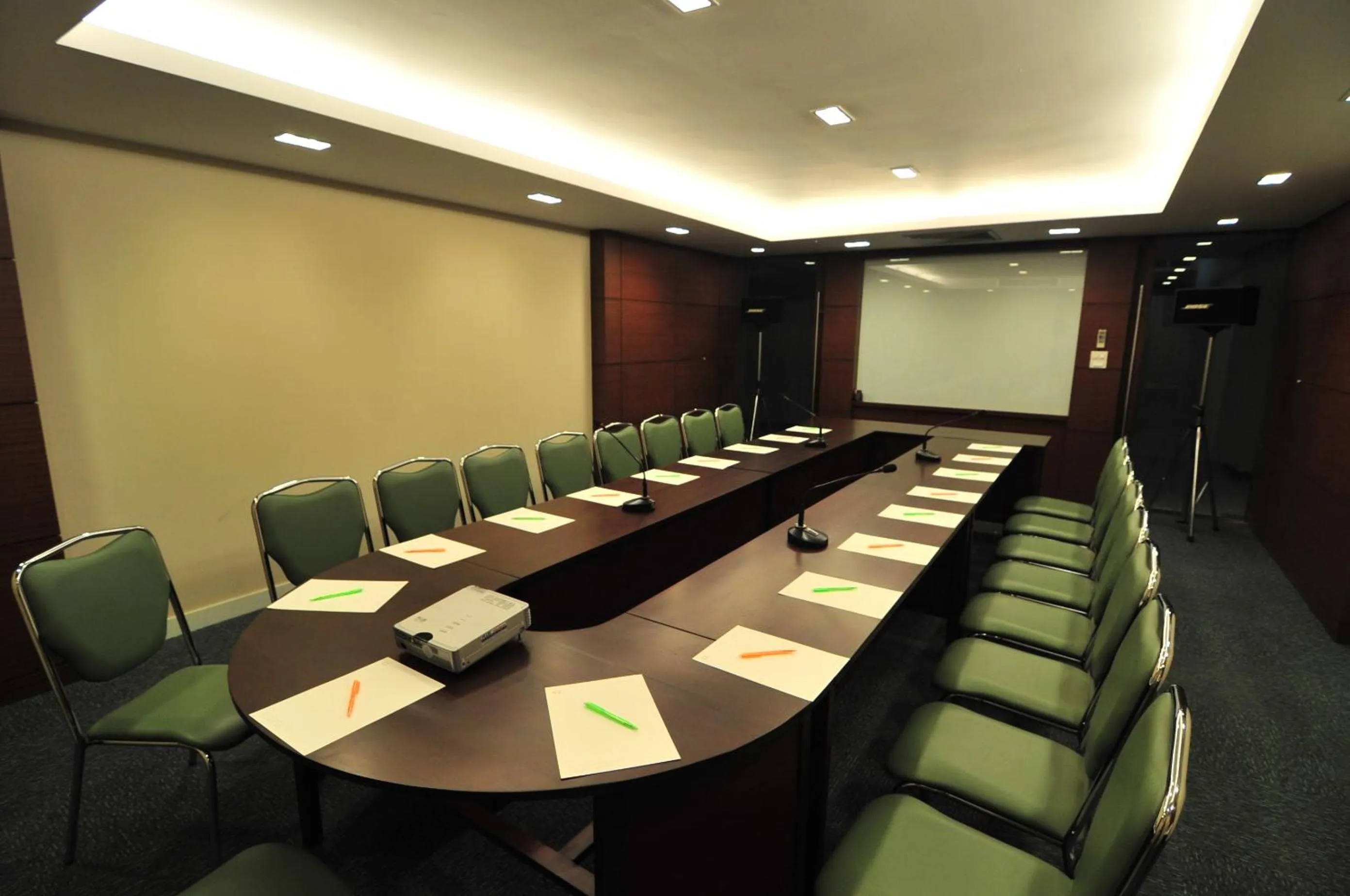Business facilities in Navarat Heritage Hotel