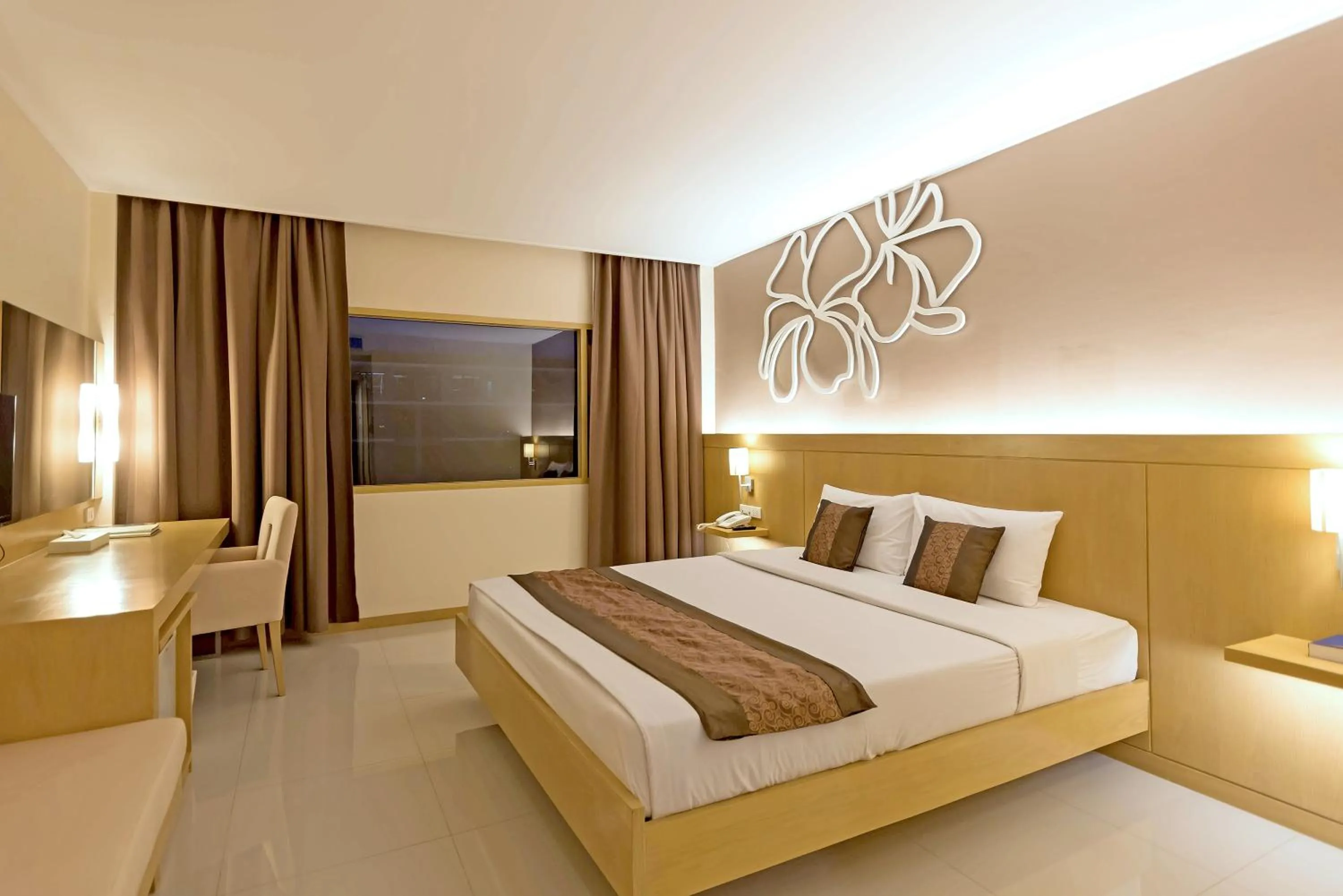 Photo of the whole room, Bed in Navarat Heritage Hotel