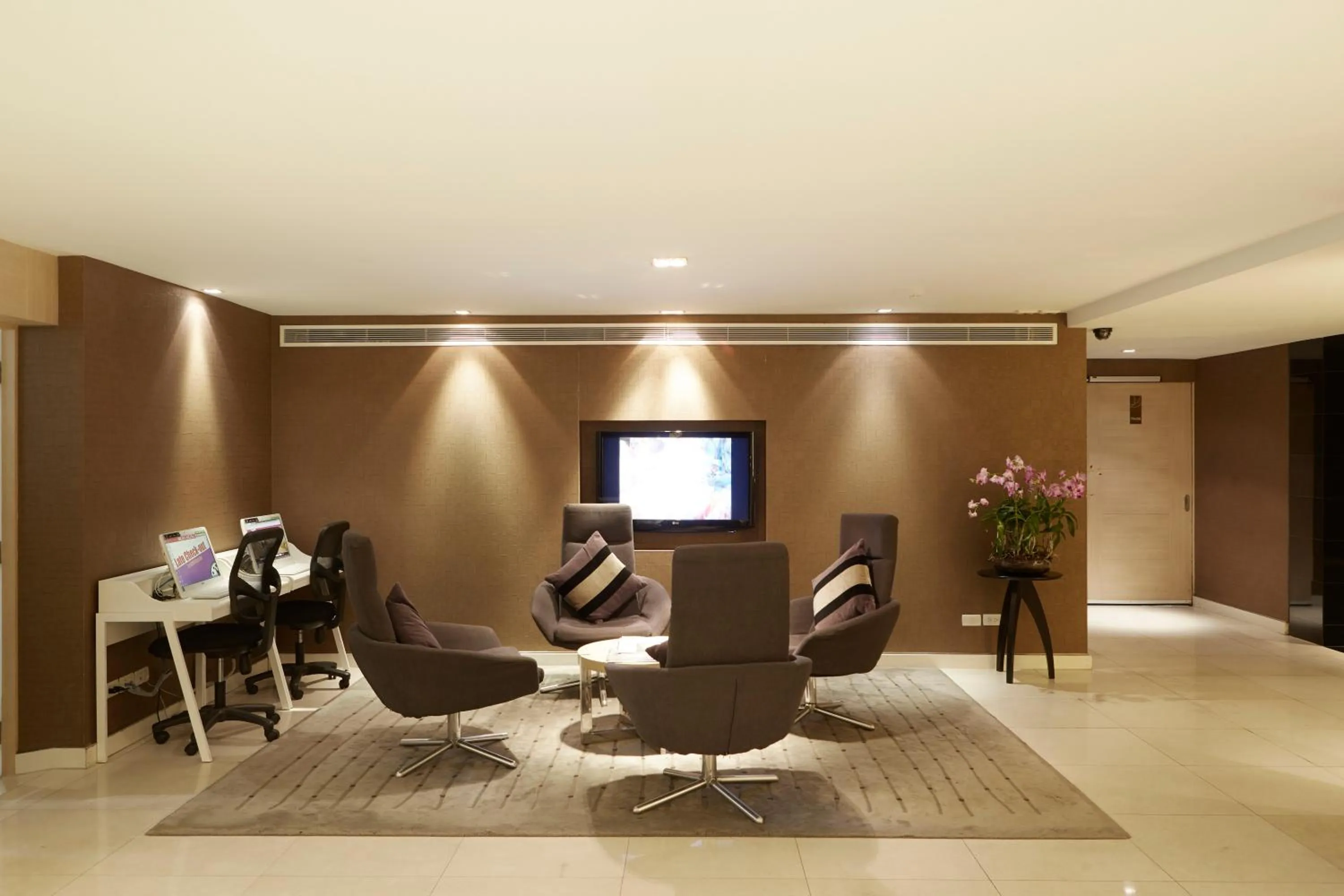 Lobby or reception in Sora Resort & Suites Sukhumvit