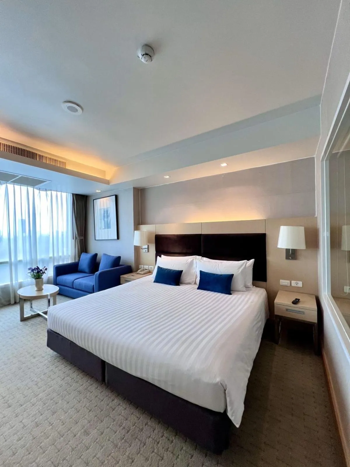 Bed in Sora Resort & Suites Sukhumvit