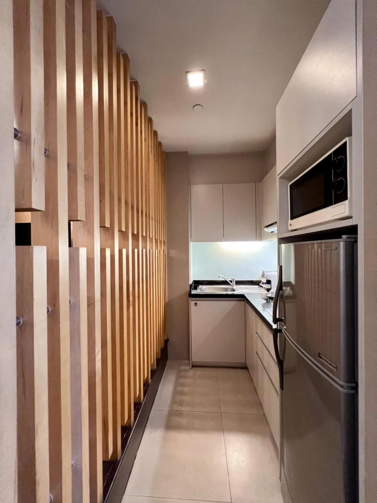 microwave in Sora Resort & Suites Sukhumvit