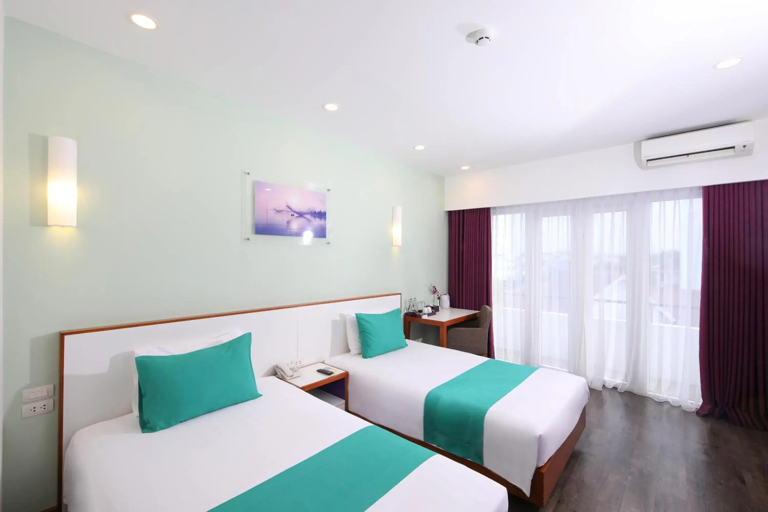 Deluxe Twin Room in ÊMM Hotel Hue Deluxe Twin Room in ÊMM Hotel Hue