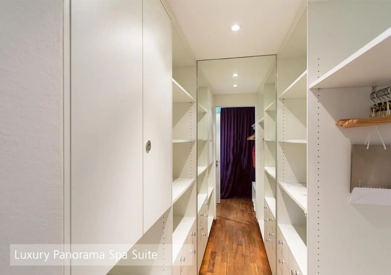 wardrobe, Bed in Lenkerhof gourmet spa resort - Relais & Châteaux