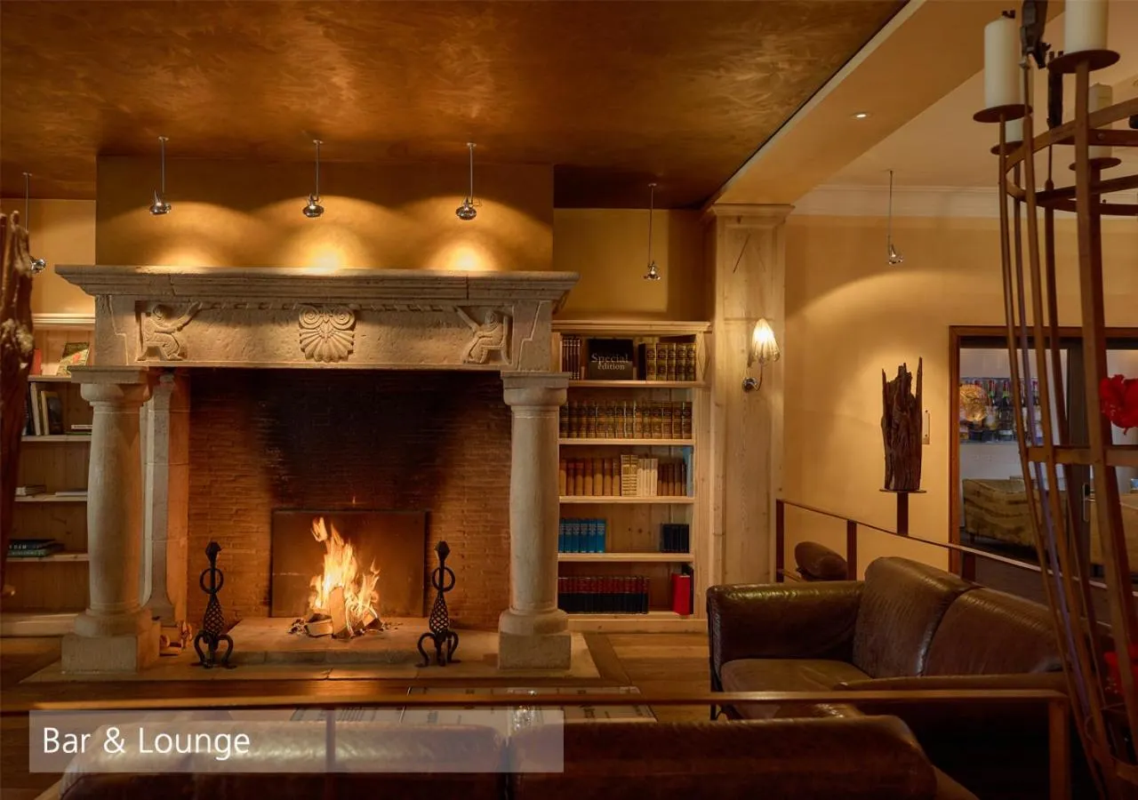 Lounge or bar in Lenkerhof gourmet spa resort - Relais & Châteaux