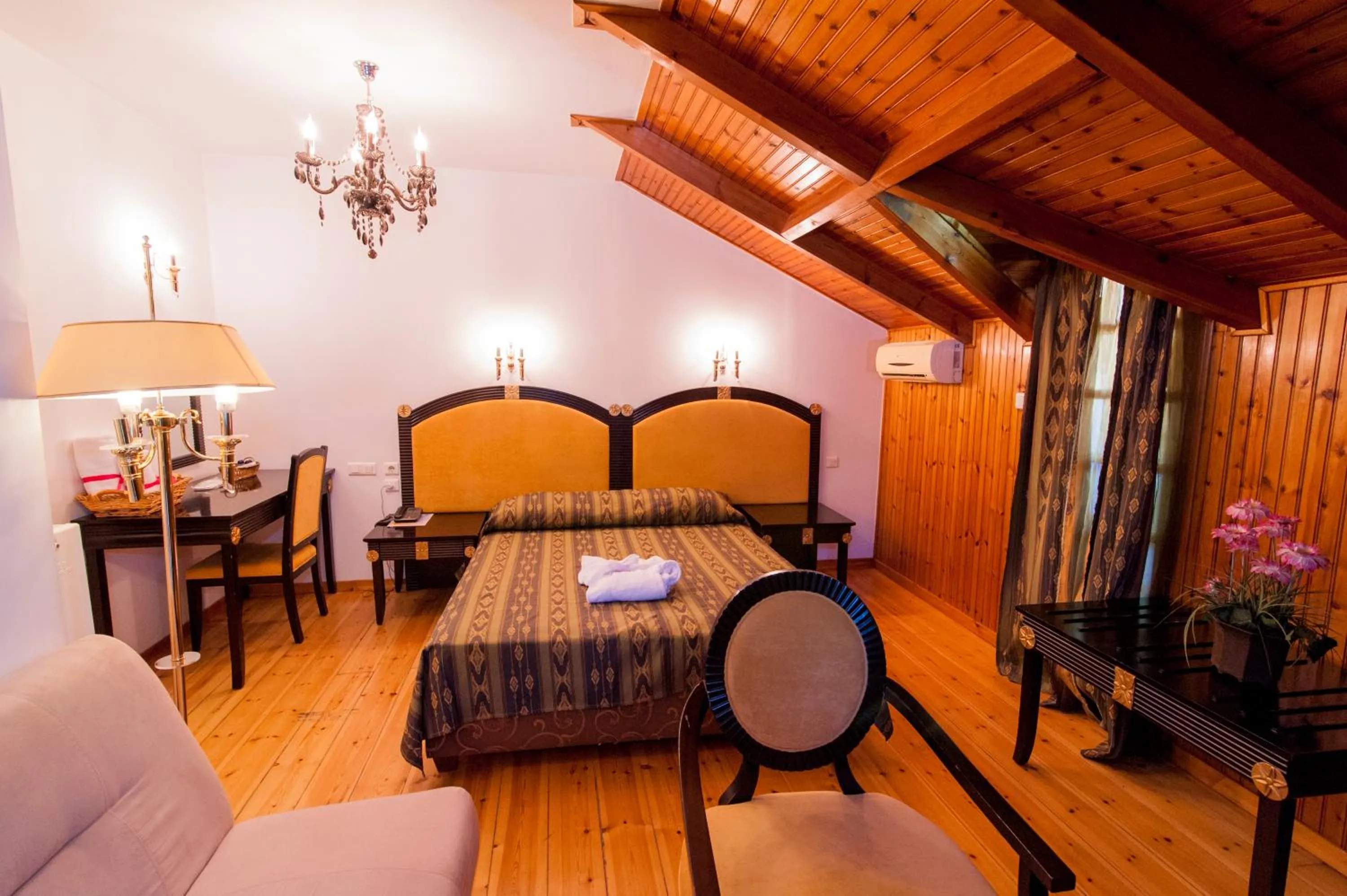 Photo of the whole room, Bed in Krikonis Hotel