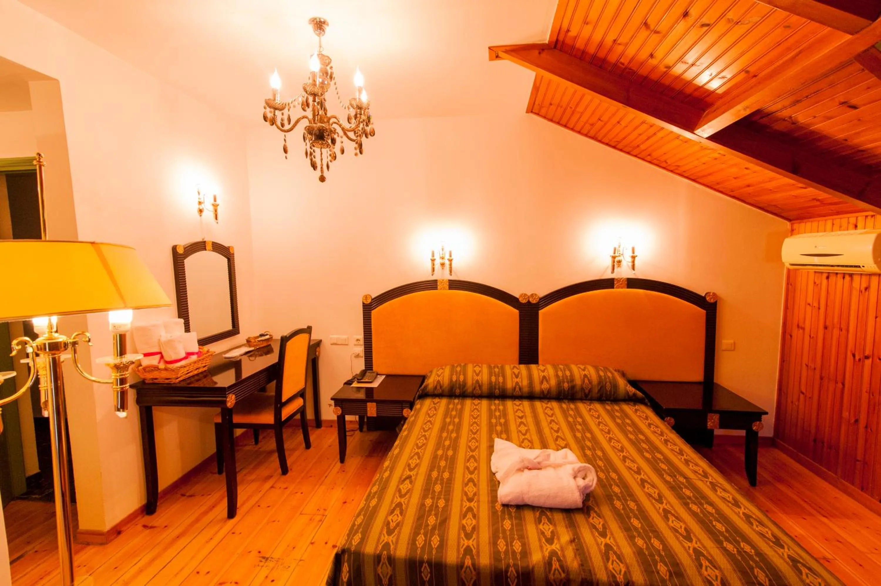 Photo of the whole room, Bed in Krikonis Hotel