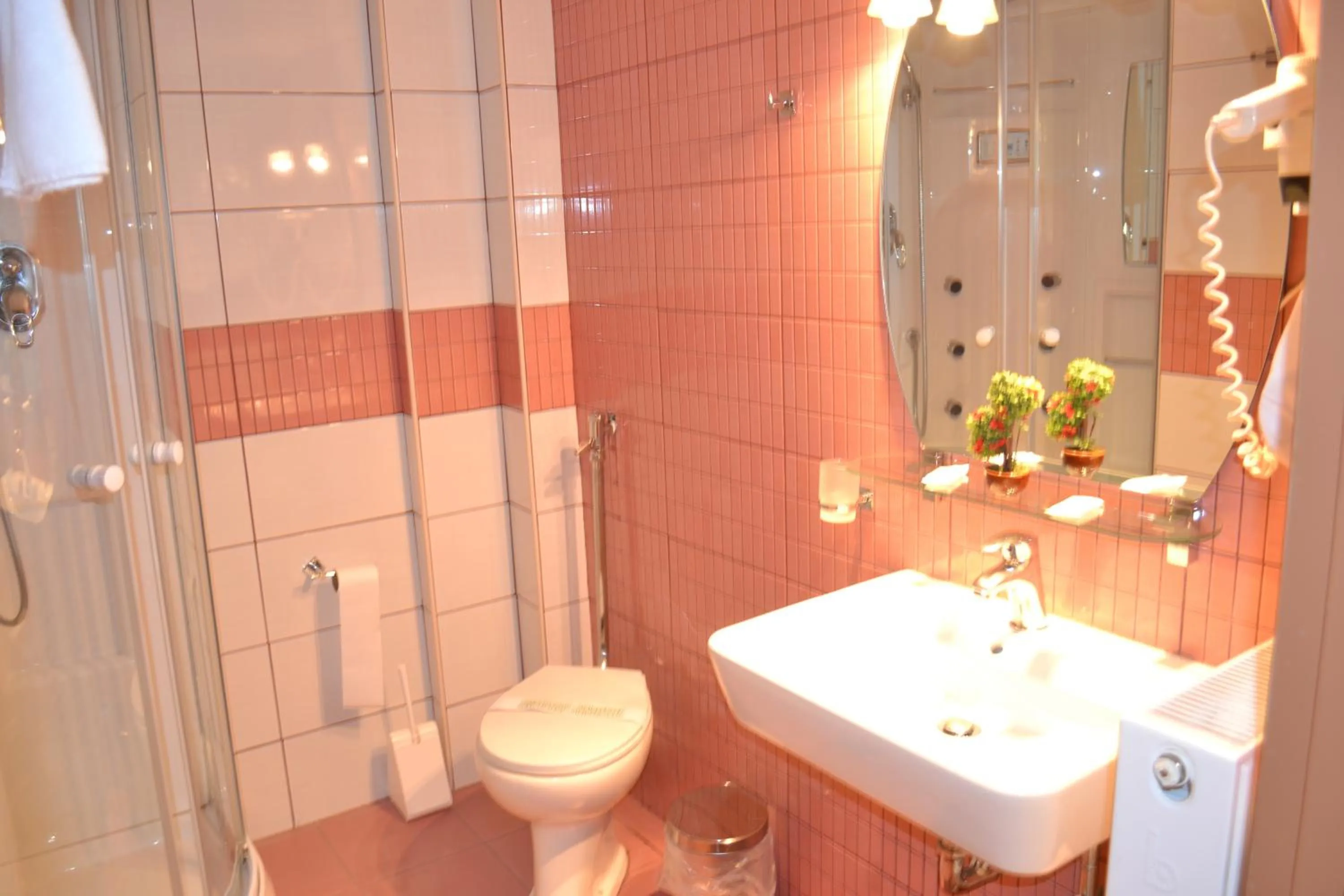 Bathroom in Krikonis Hotel