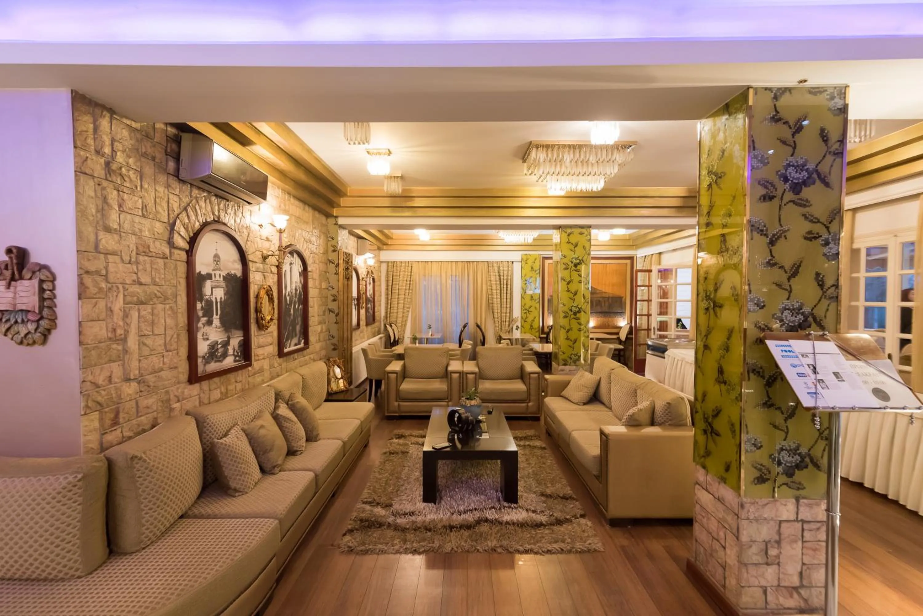 Living room in Krikonis Hotel