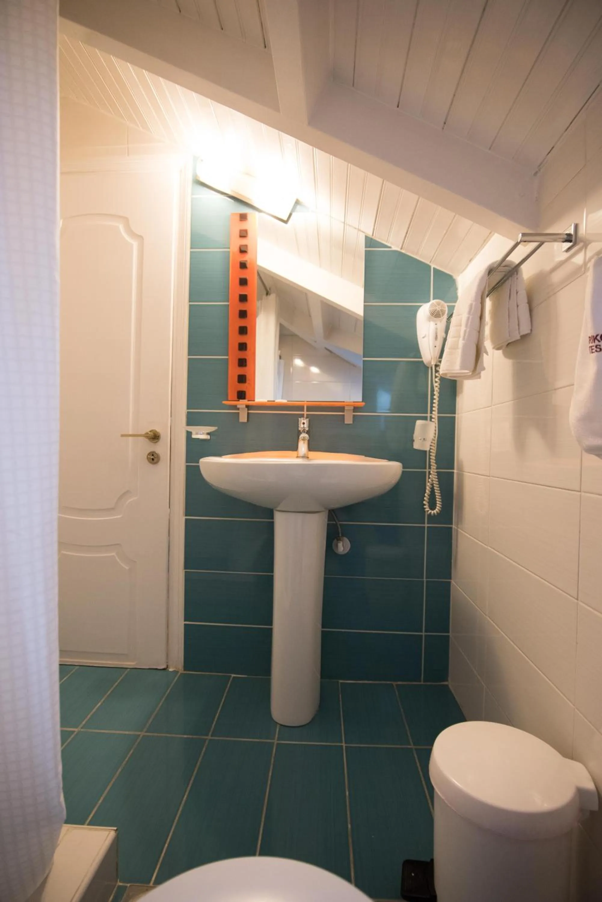 Bathroom in Krikonis Hotel