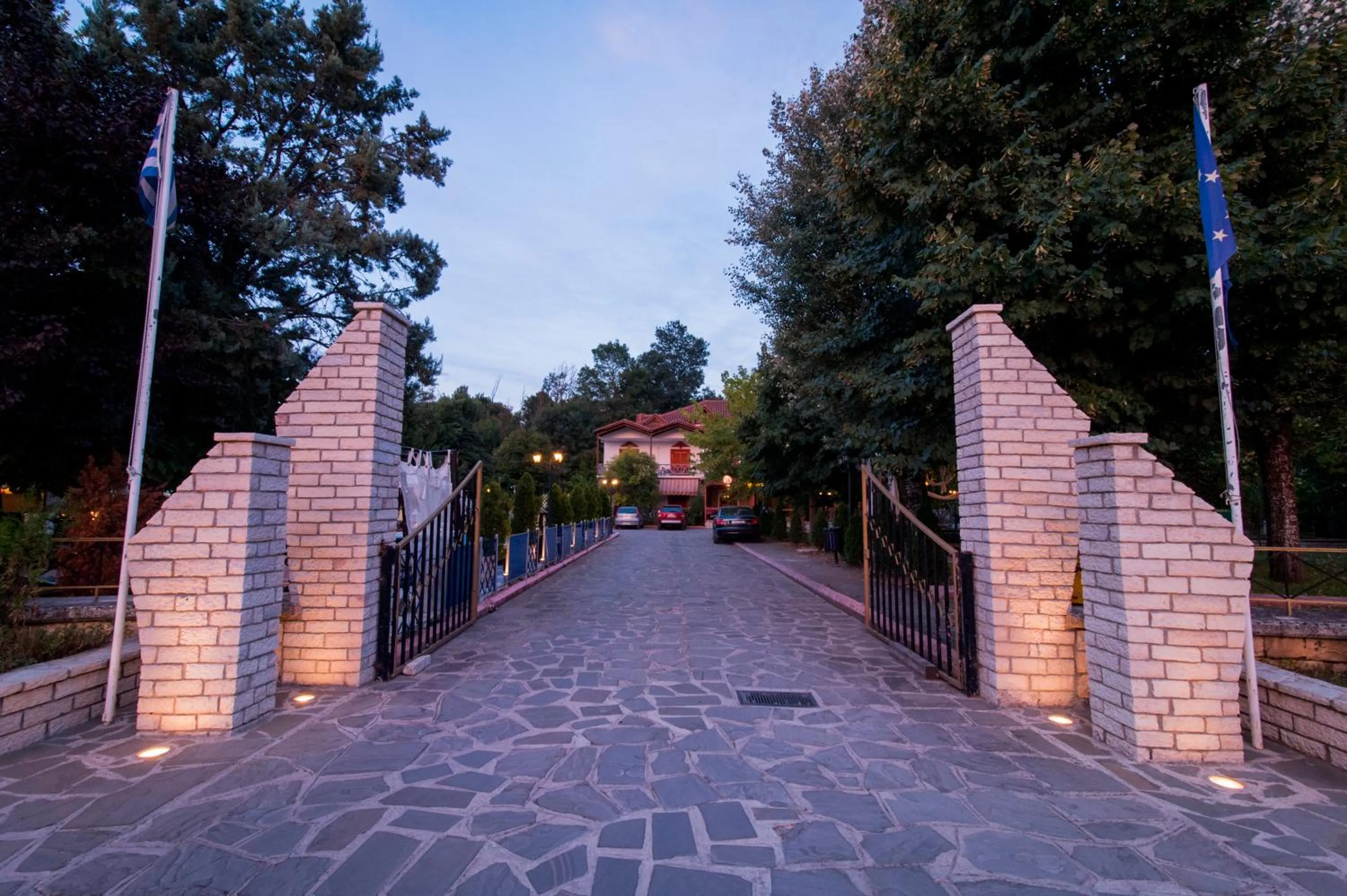 Facade/entrance in Krikonis Hotel