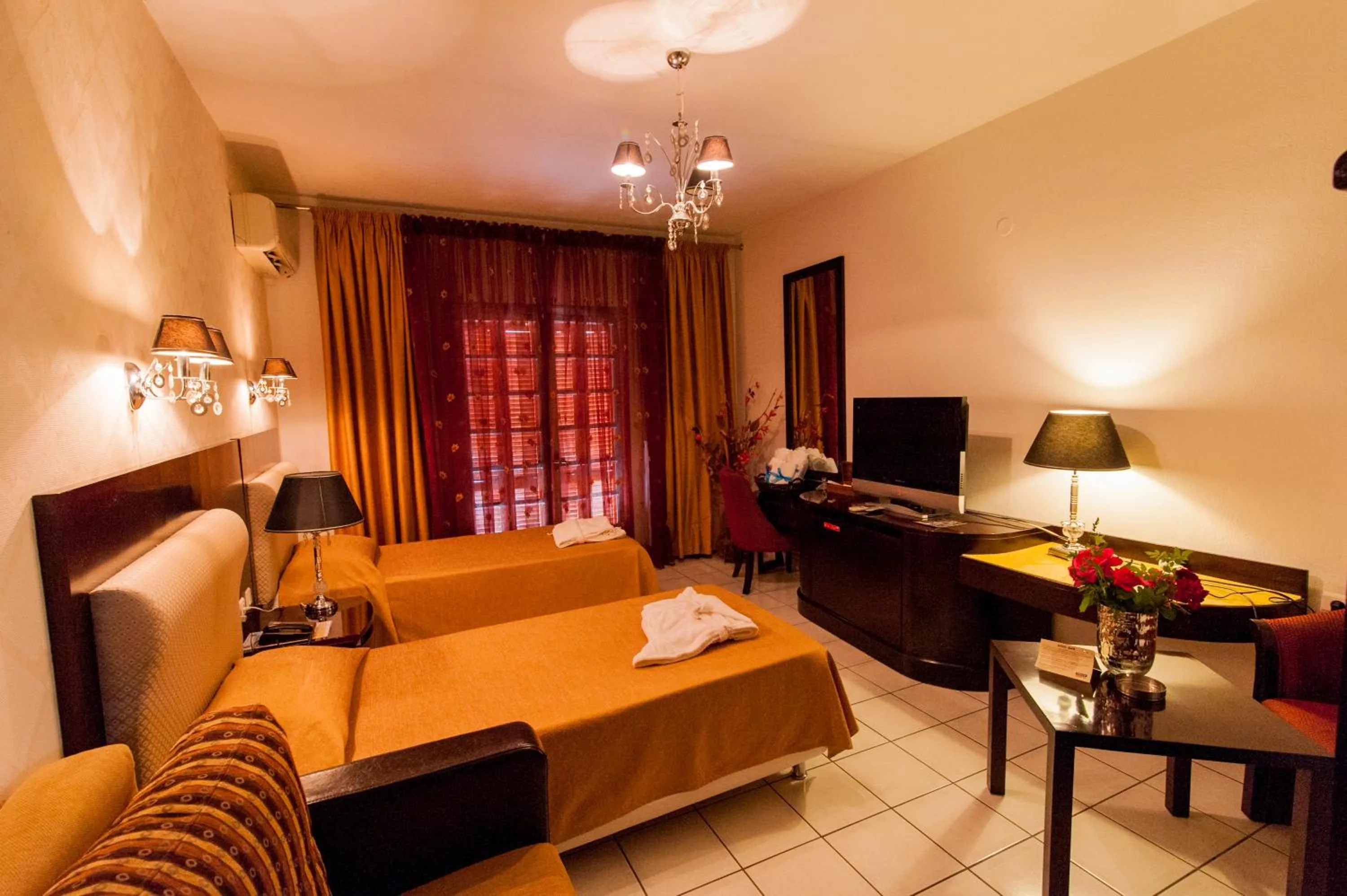 Photo of the whole room, Bed in Krikonis Hotel