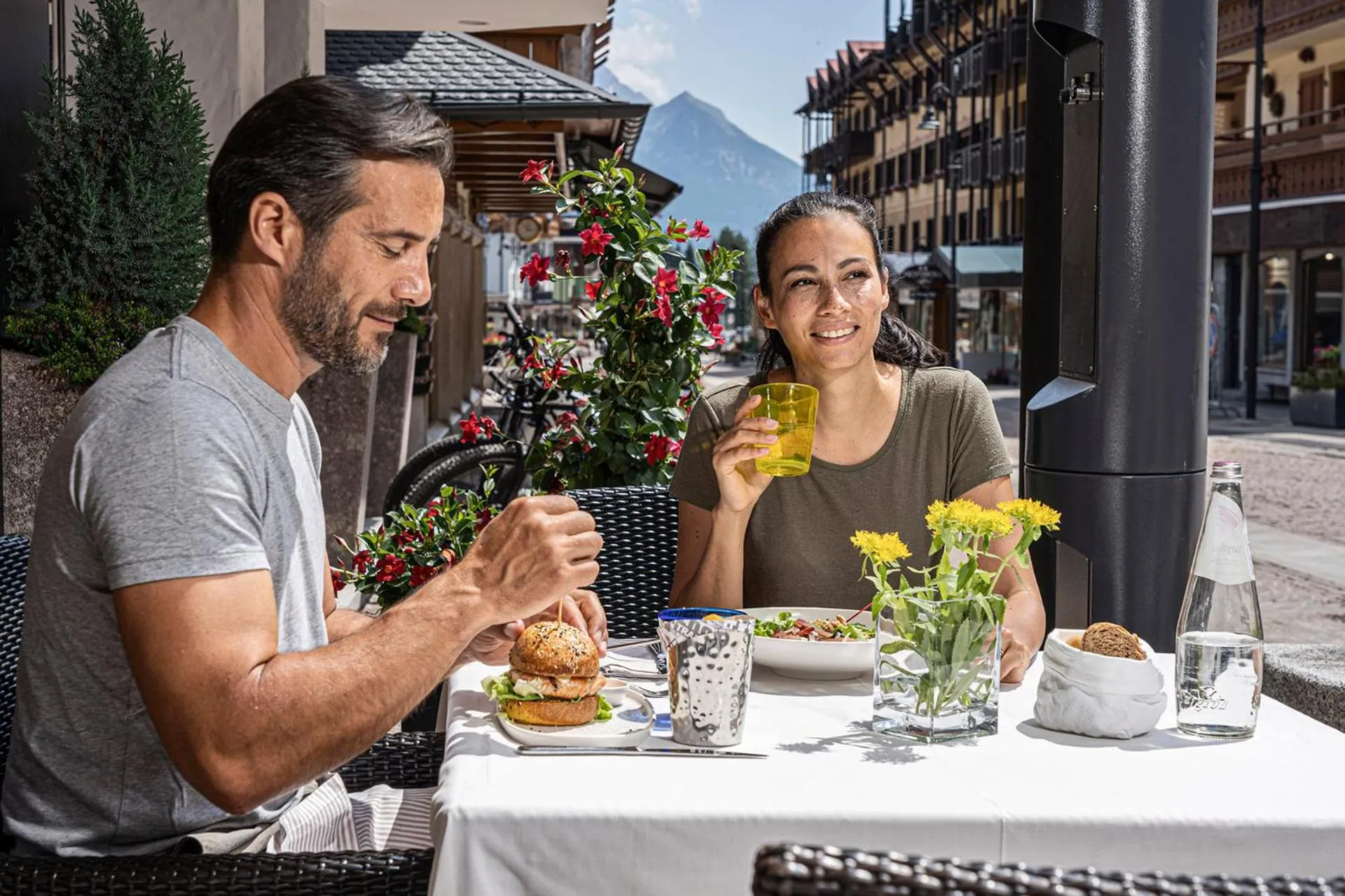 Lounge or bar in Majestic Hotel