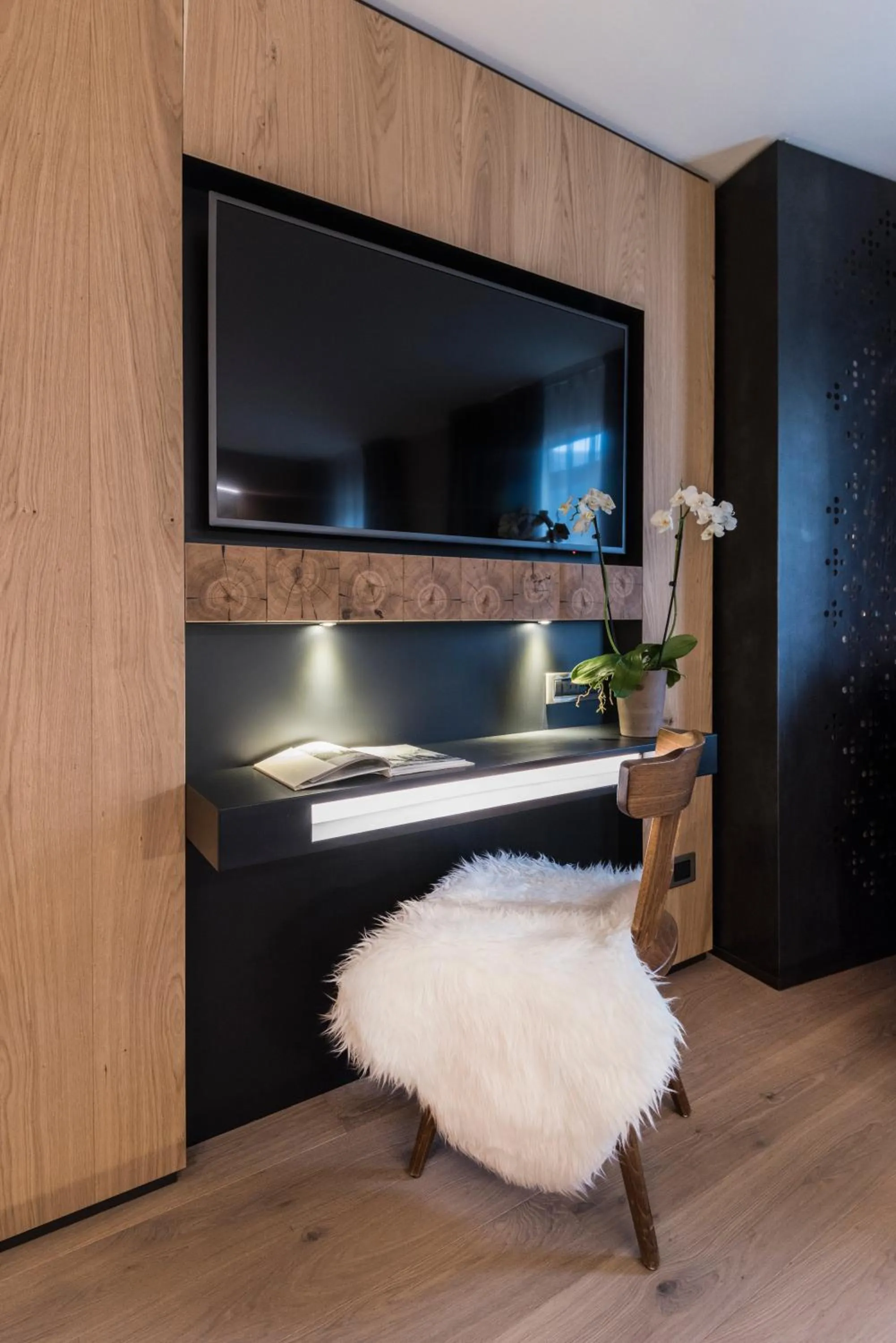 TV and multimedia in Majestic Hotel