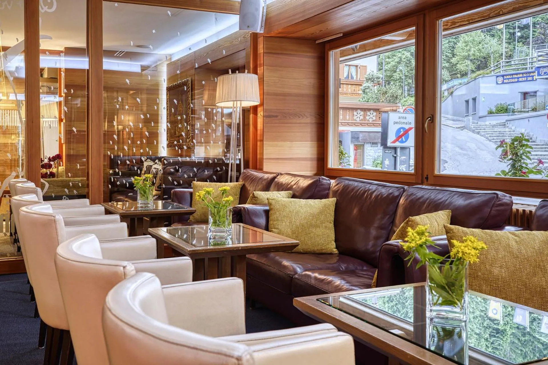 Lounge or bar in Majestic Hotel