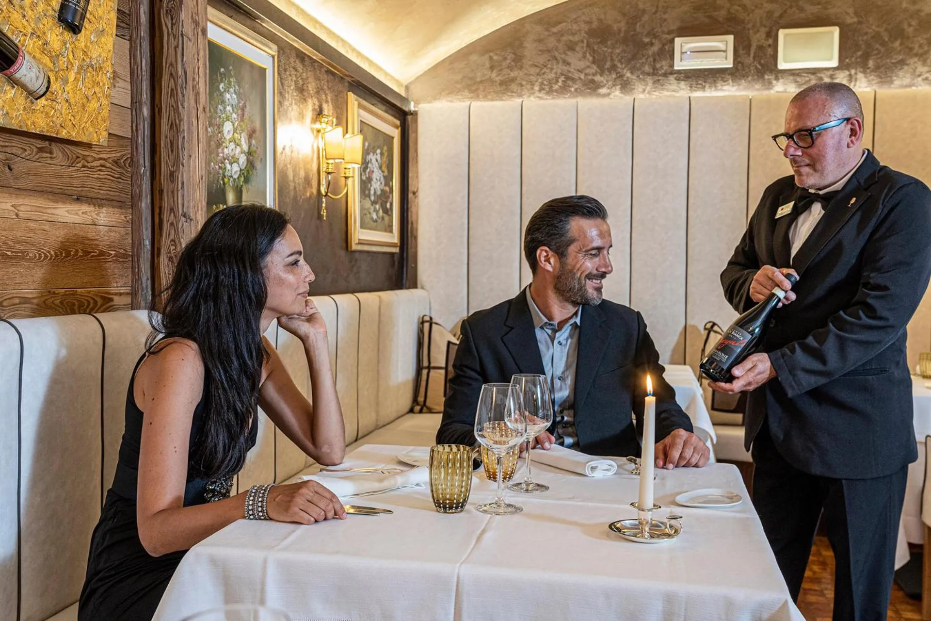 Restaurant/places to eat in Majestic Hotel