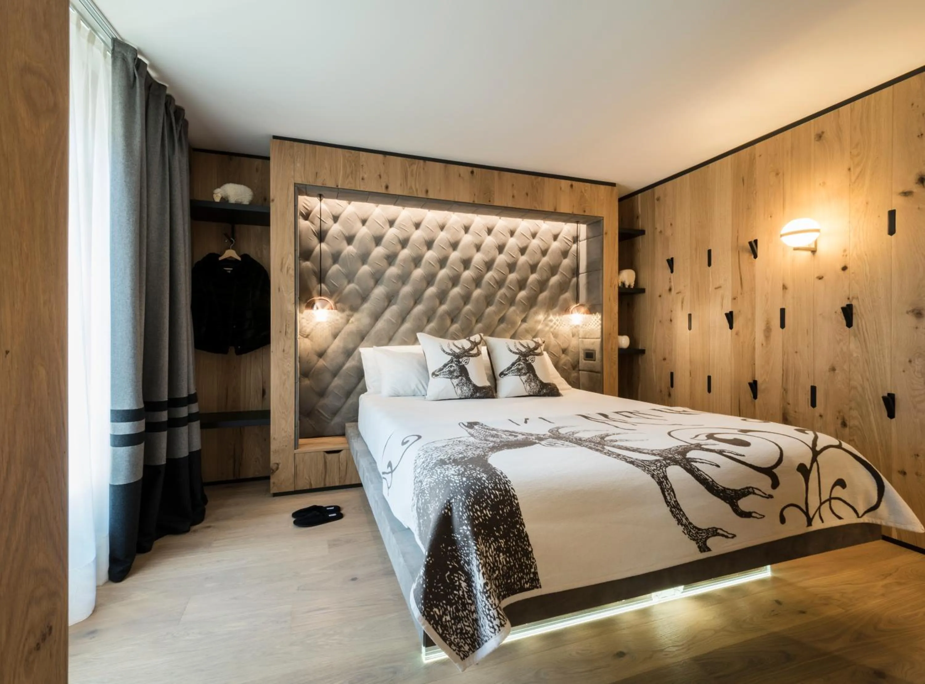 Staff, Bed in Majestic Hotel